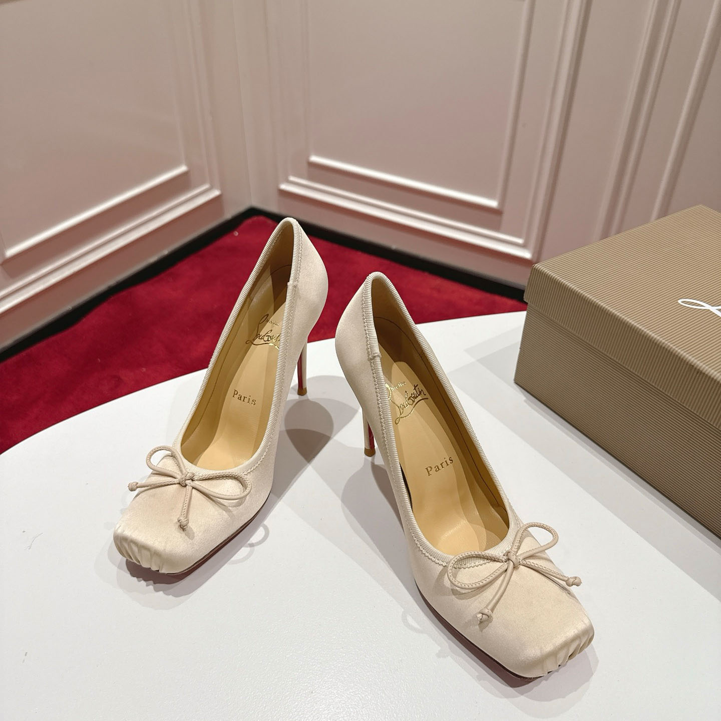 Christian Louboutin Cassia Nodo 100 mm Pumps  Crepe Satin - FashionPlug