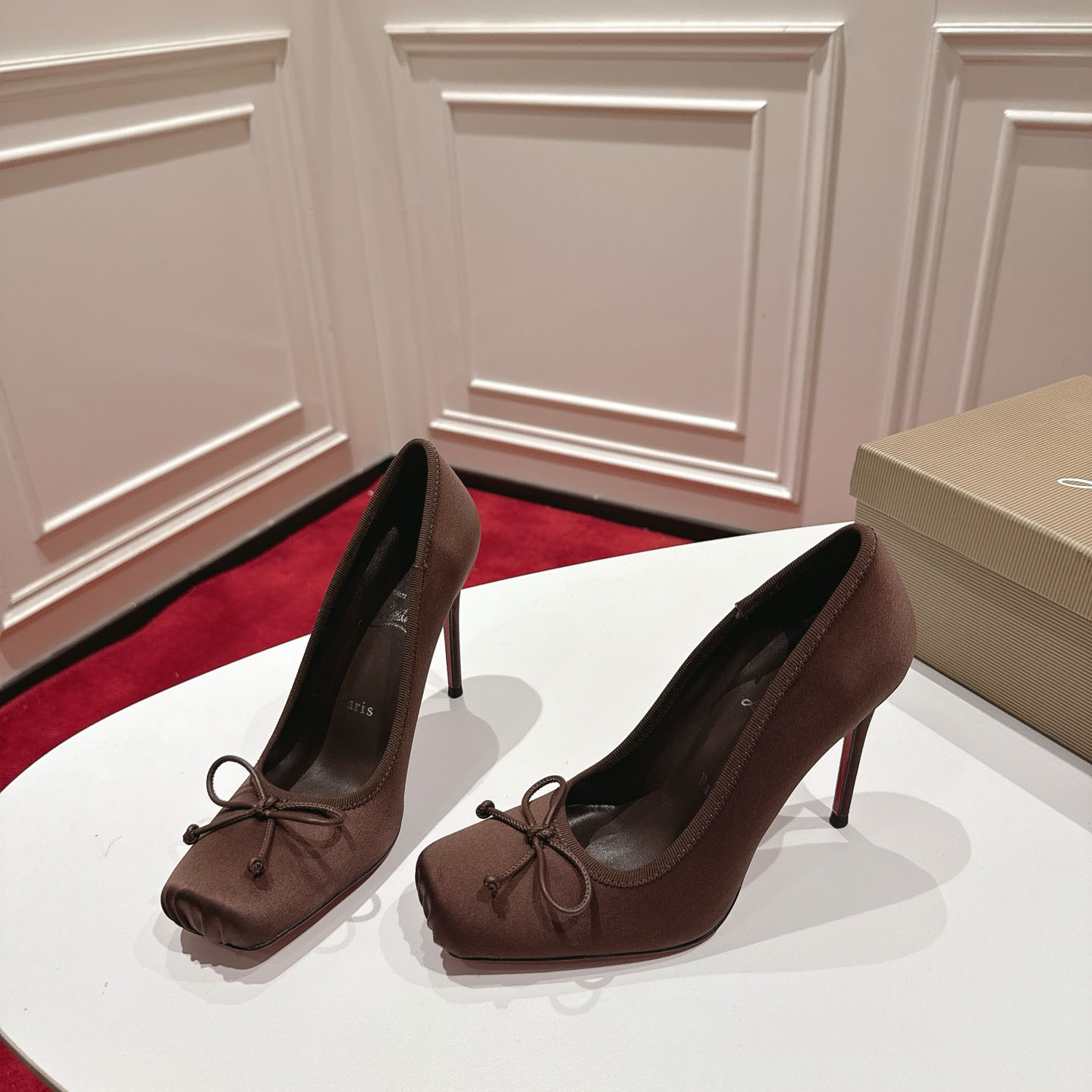 Christian Louboutin Cassia Nodo 100 mm Pumps  Crepe Satin - FashionPlug