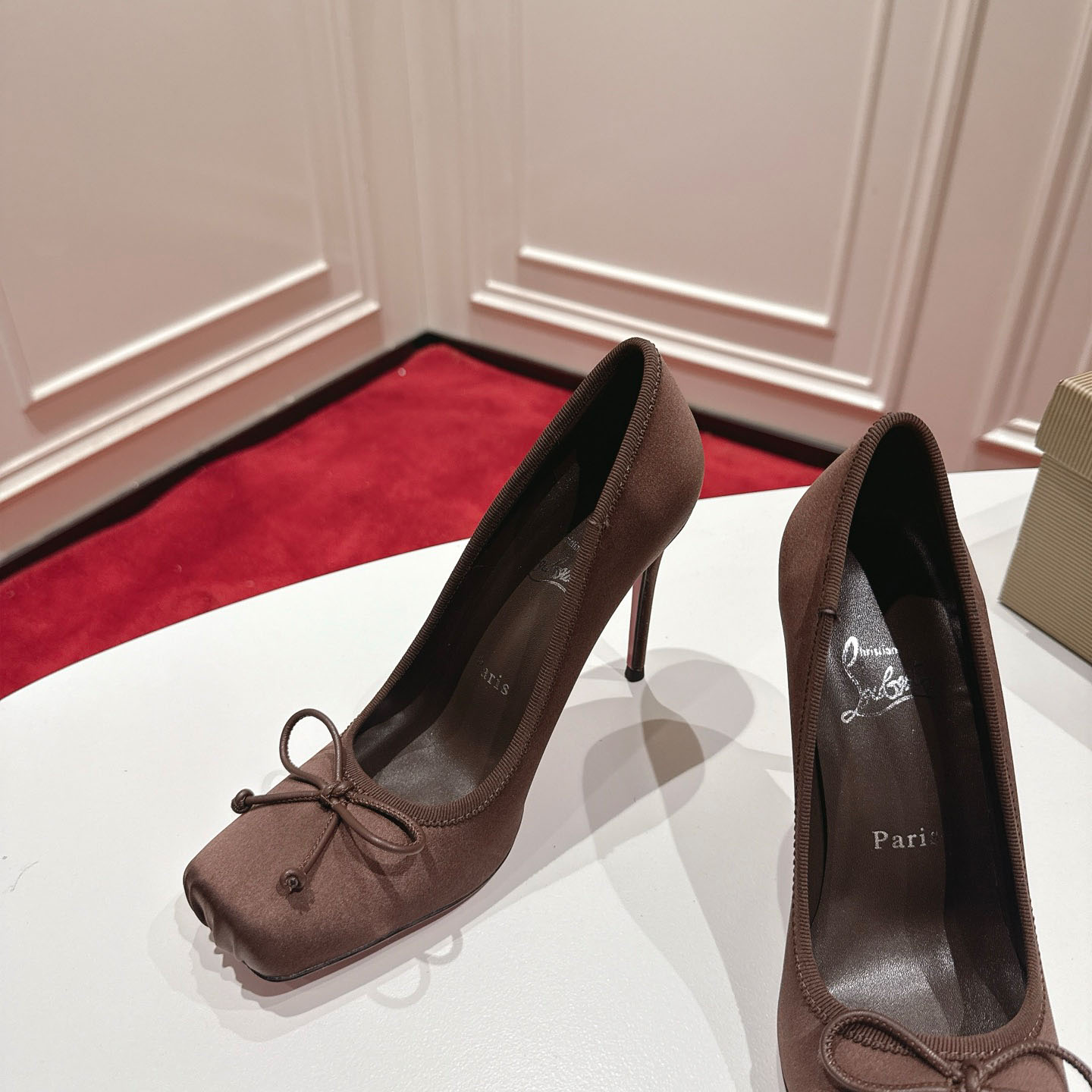 Christian Louboutin Cassia Nodo 100 mm Pumps  Crepe Satin - FashionPlug