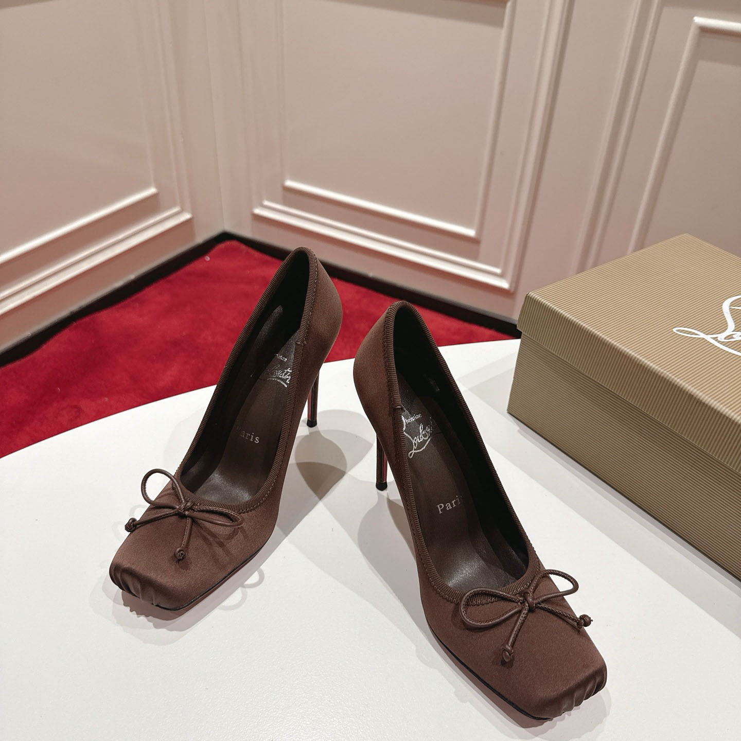 Christian Louboutin Cassia Nodo 100 mm Pumps  Crepe Satin - FashionPlug