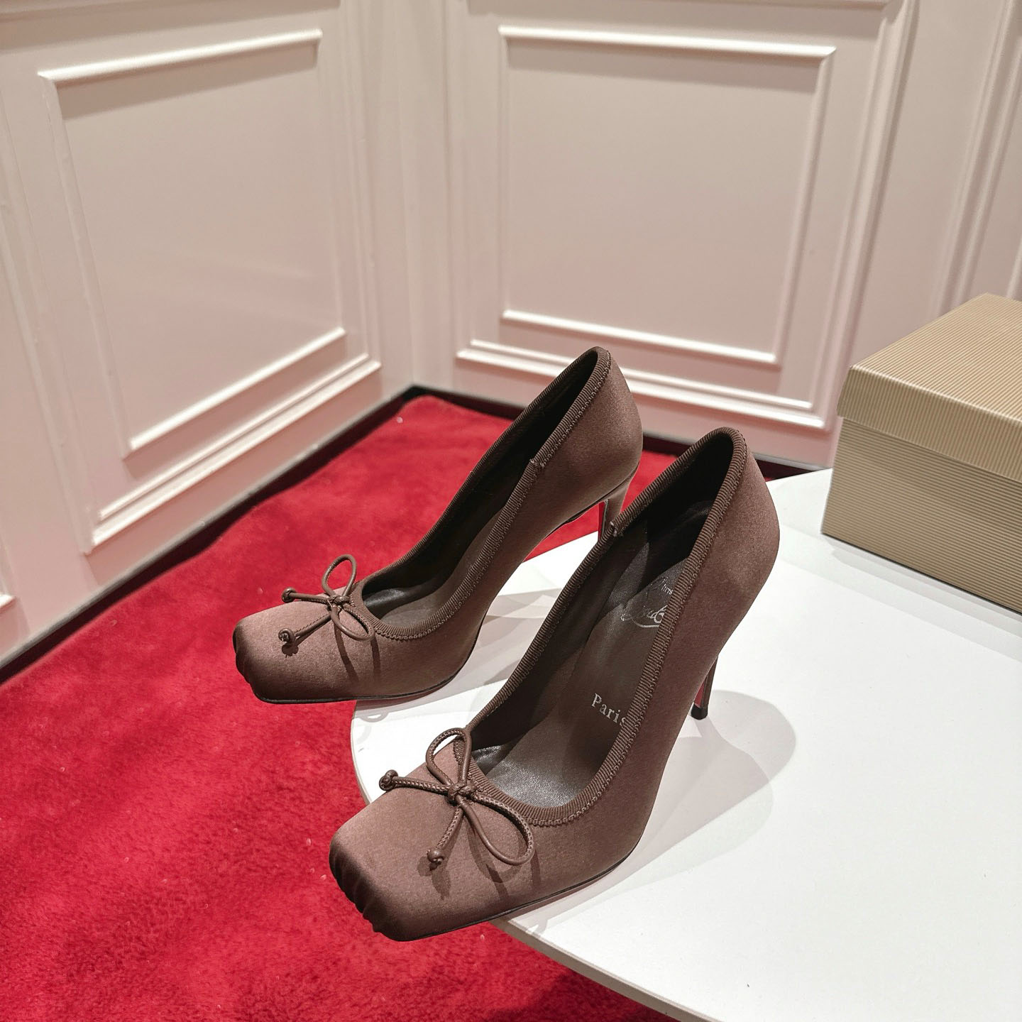 Christian Louboutin Cassia Nodo 100 mm Pumps  Crepe Satin - FashionPlug
