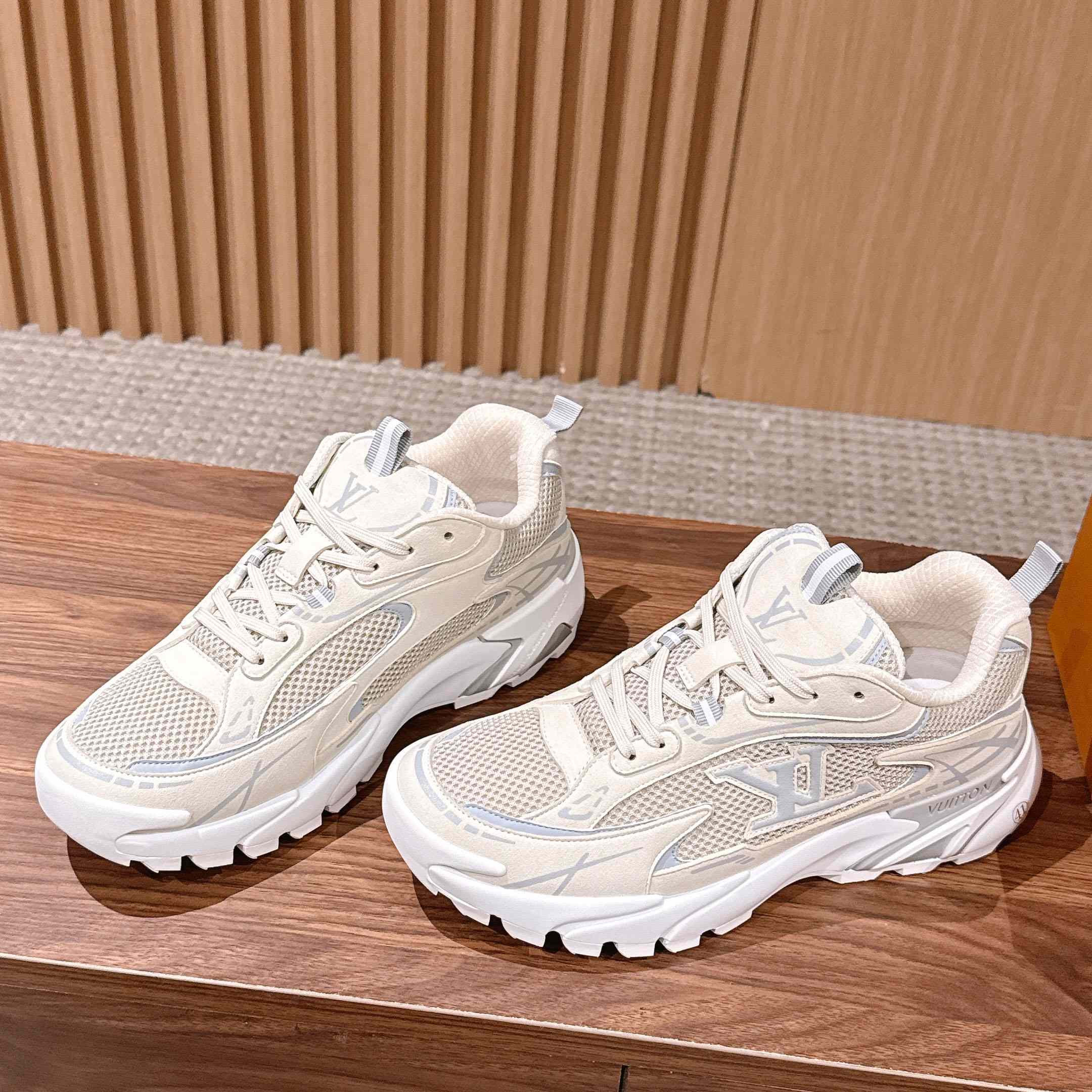 Louis Vuitton LV Tatic Runner Sneaker 1AKC33 - FashionPlug