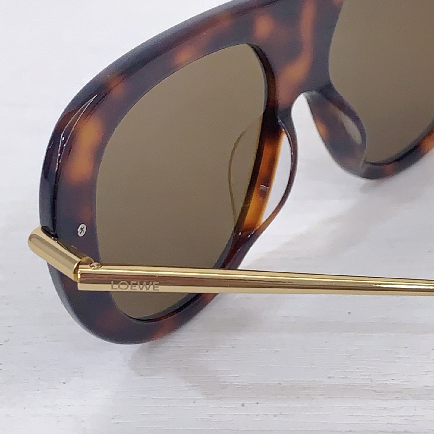 Loewe LW40186I Sunglasses  - FashionPlug