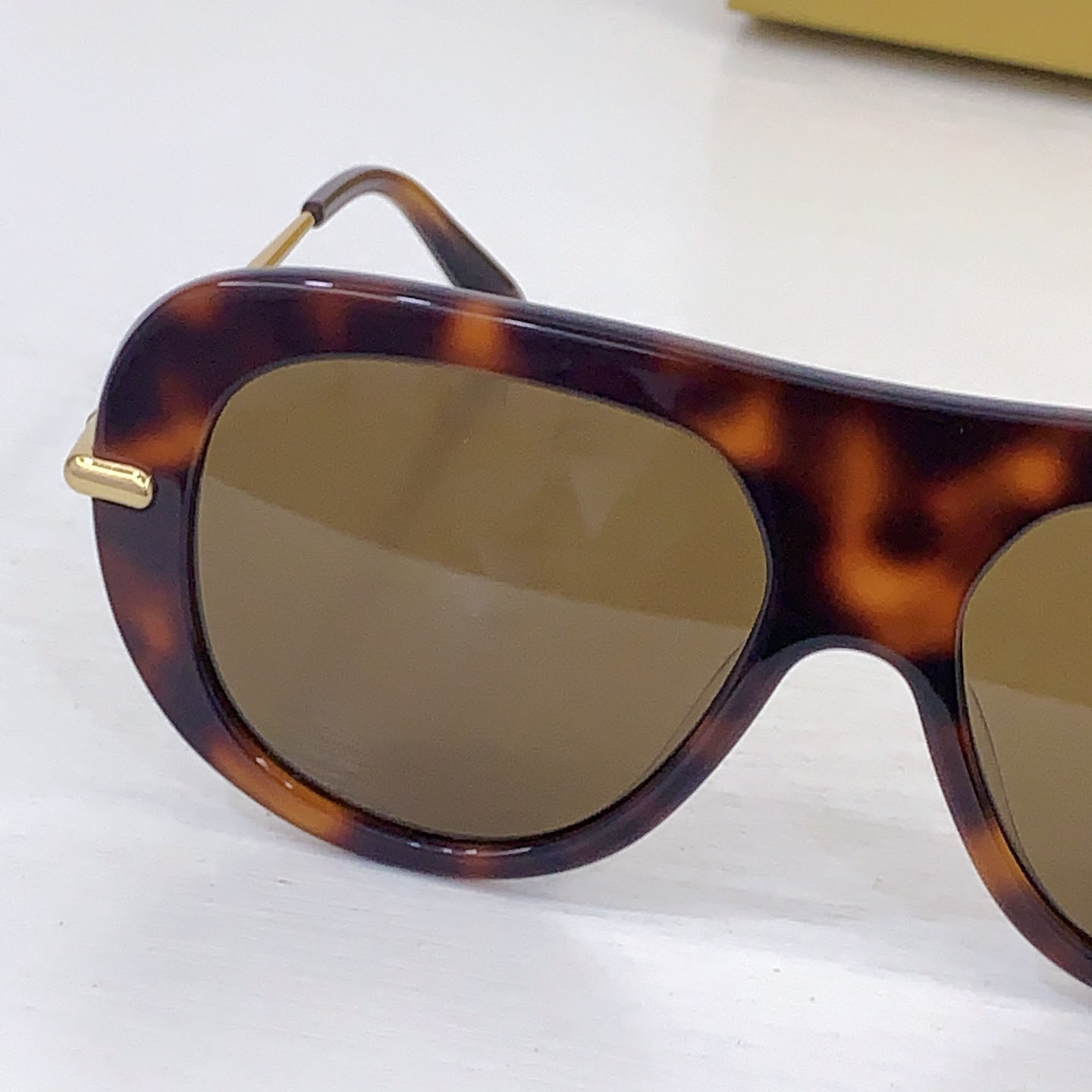Loewe LW40186I Sunglasses  - FashionPlug
