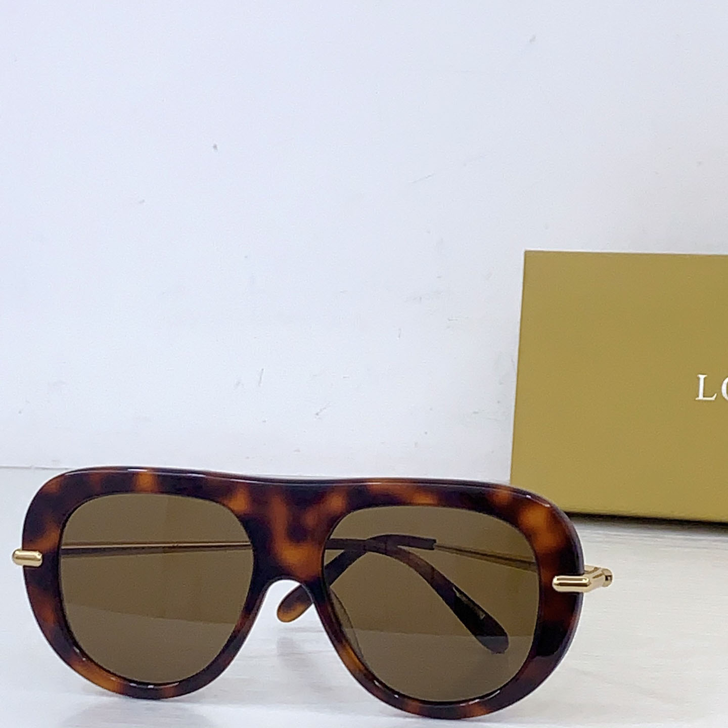 Loewe LW40186I Sunglasses  - FashionPlug