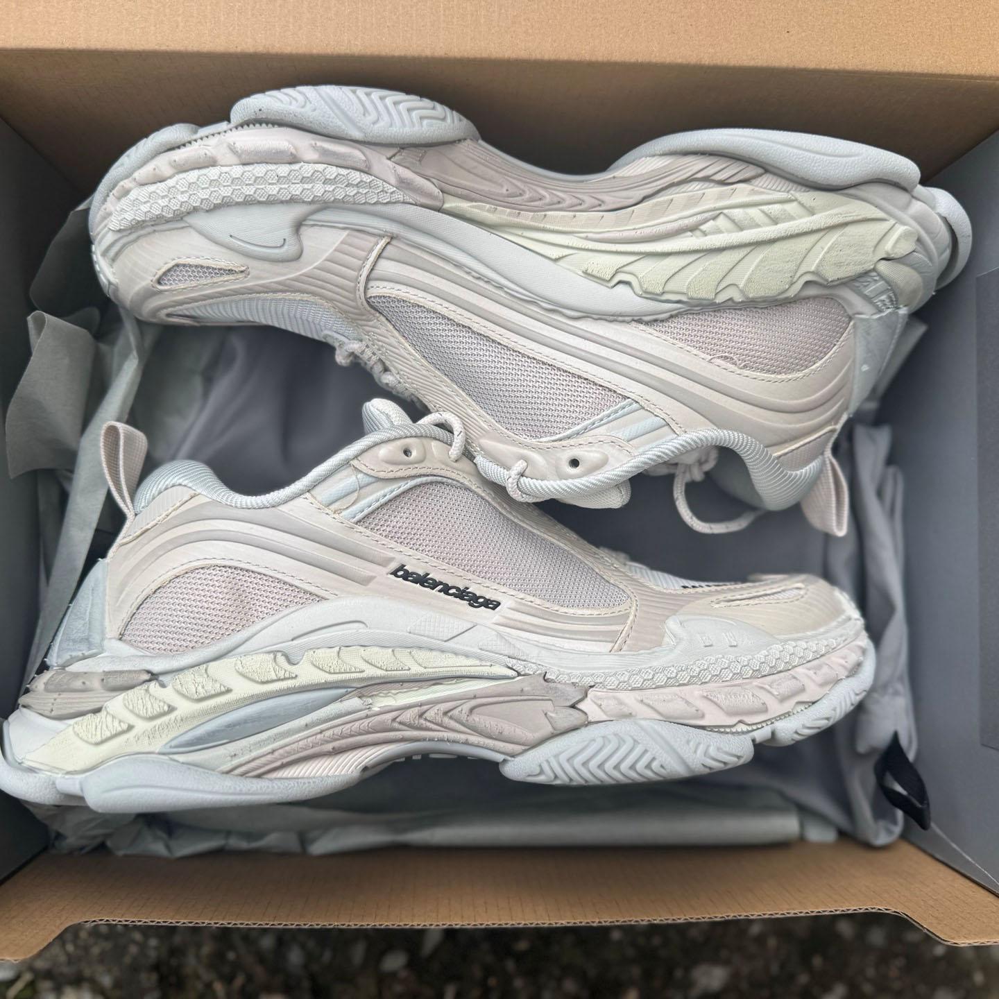 Balenciaga Triple S .2 Sneaker  - FashionPlug