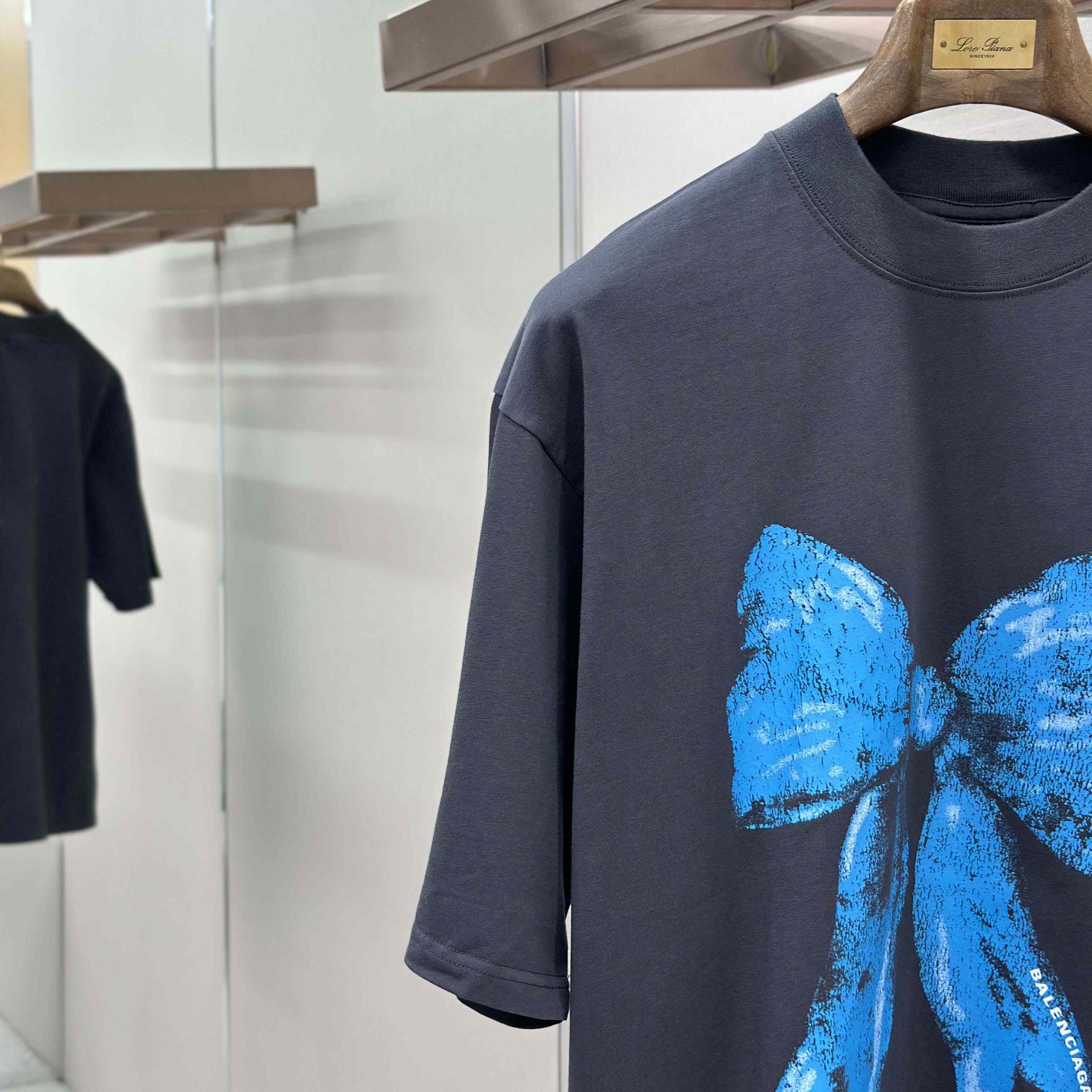 Balenciaga Bow Oversized t-shirt - FashionPlug