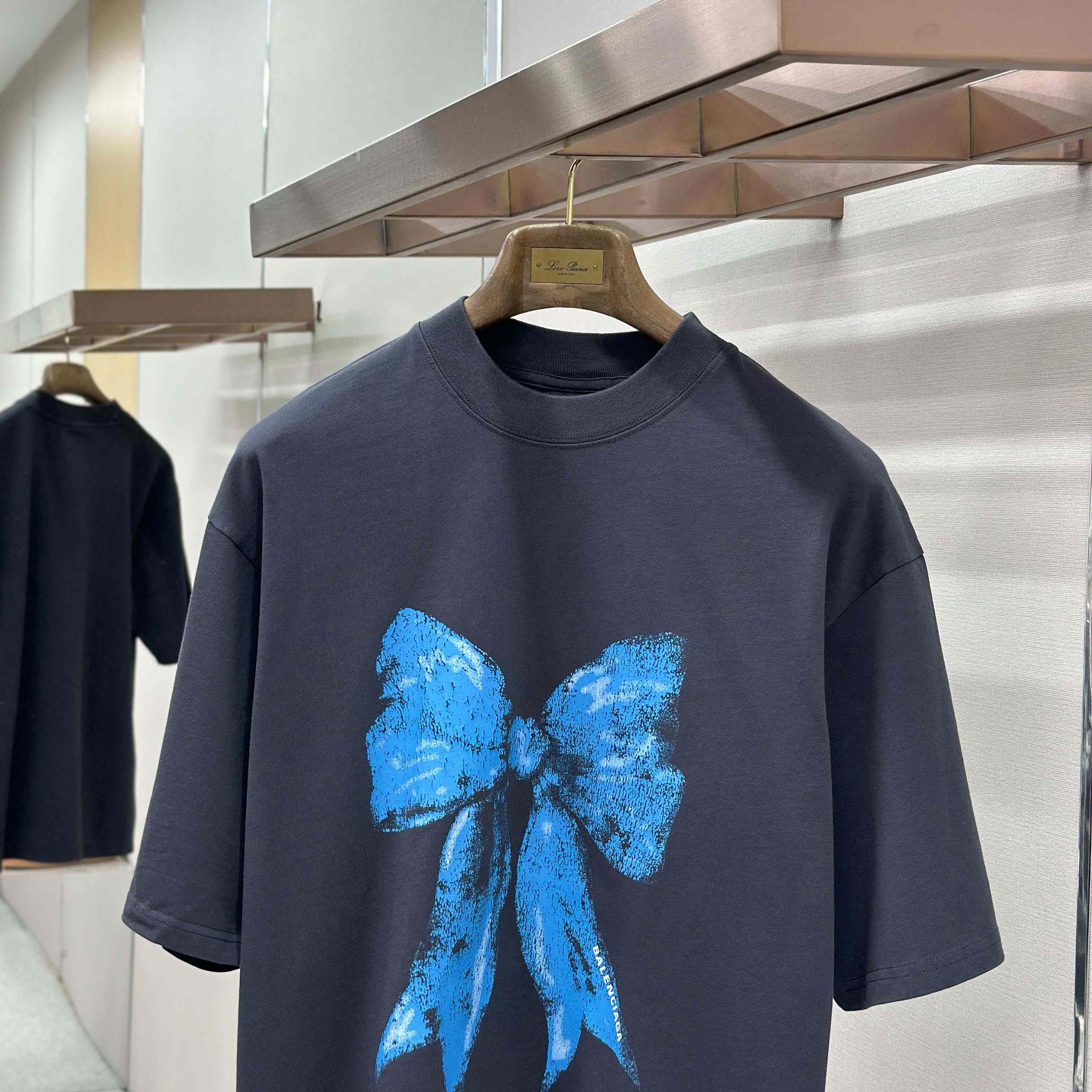 Balenciaga Bow Oversized t-shirt - FashionPlug