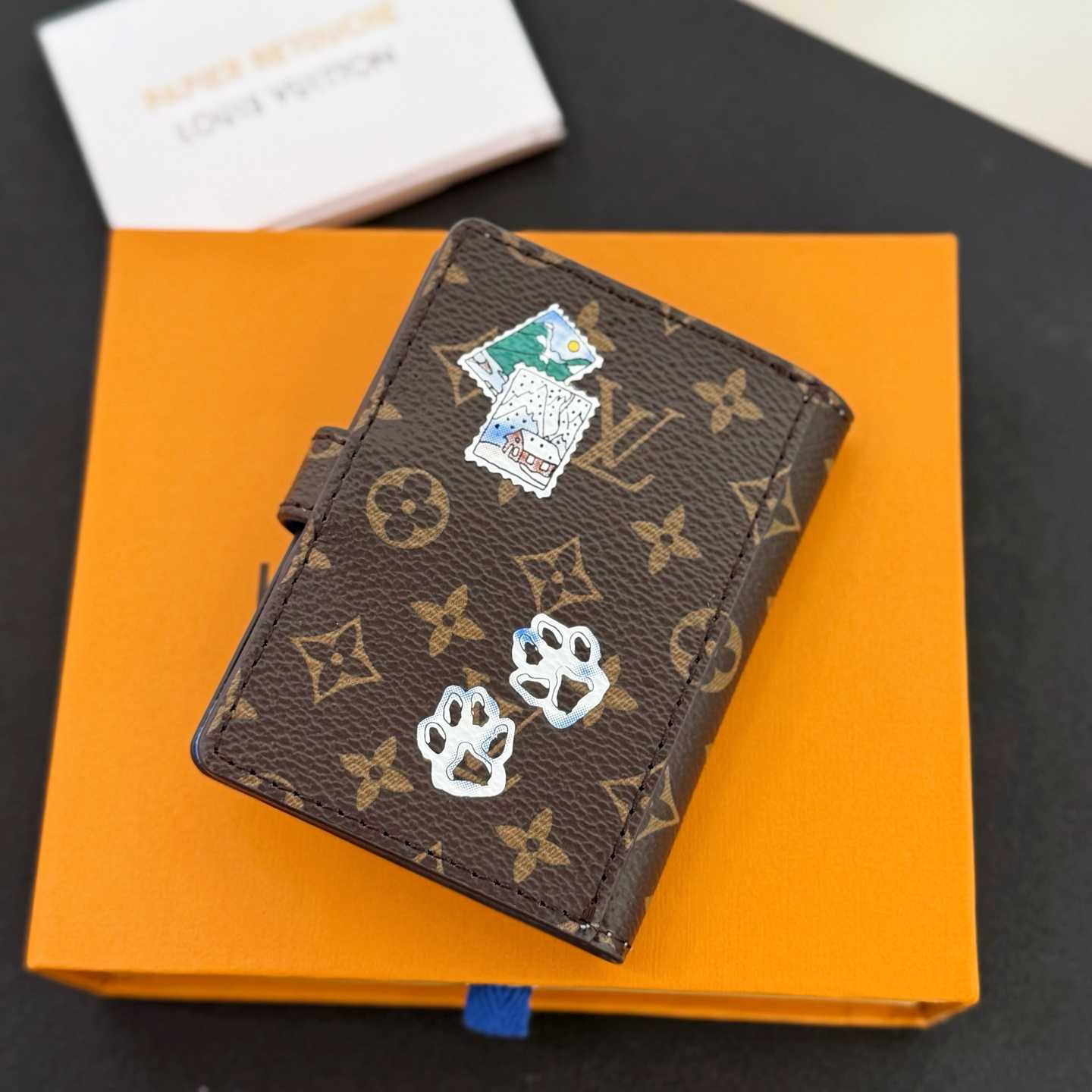 Louis Vuitton Mattifying Paper Case - FashionPlug