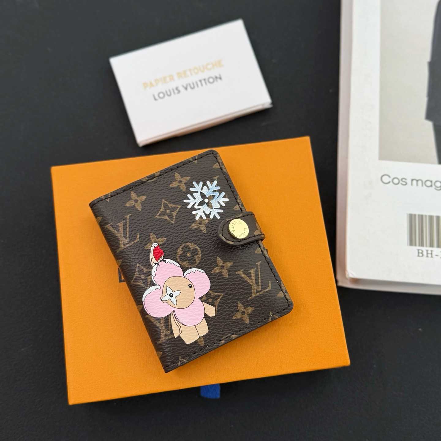 Louis Vuitton Mattifying Paper Case - FashionPlug