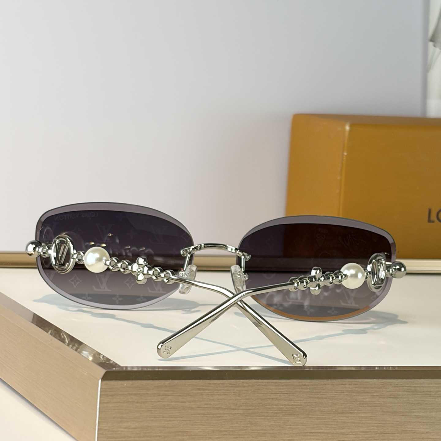 Louis Vuitton Z3166U Sunglasses    - FashionPlug