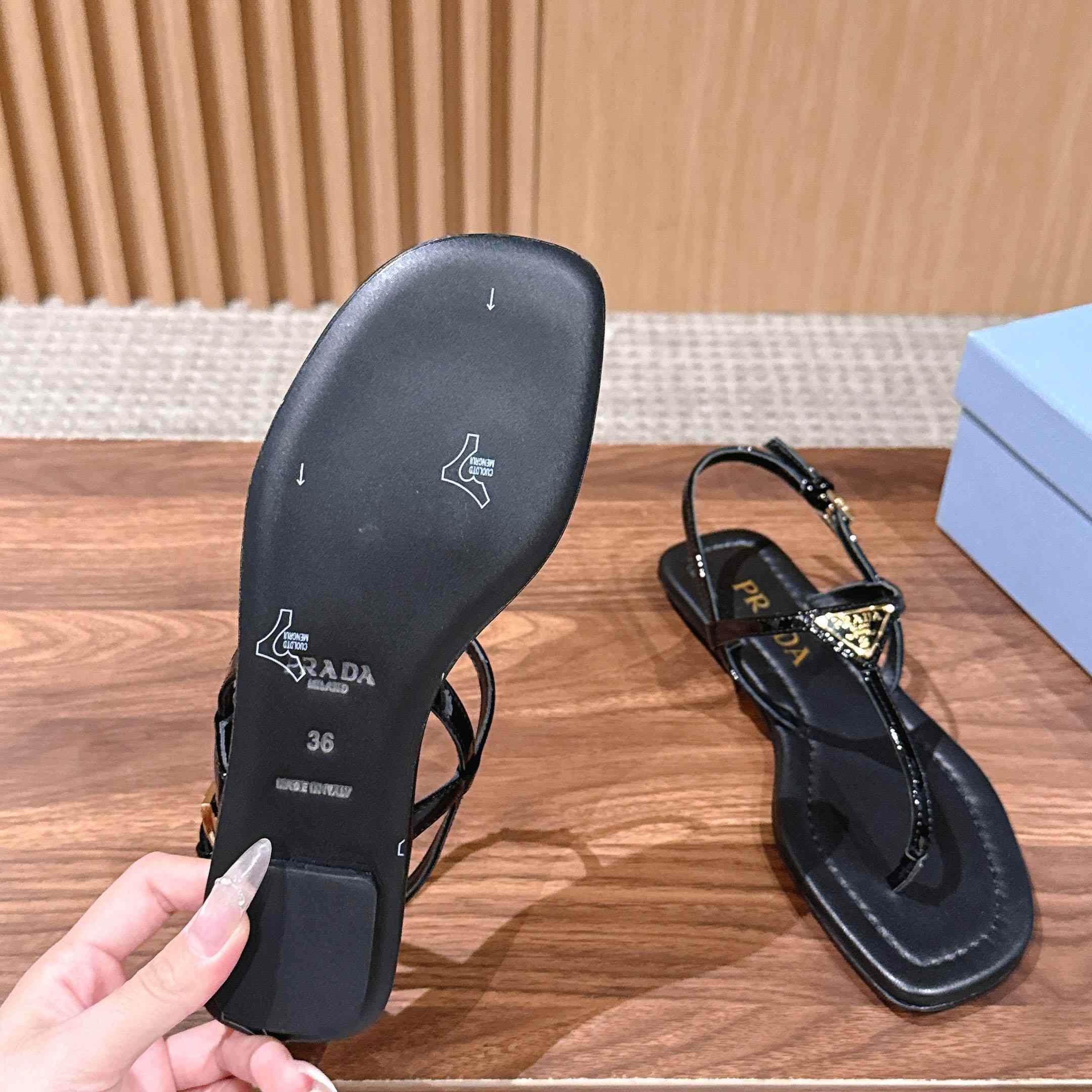Prada Patent Leather Thong Sandals - FashionPlug