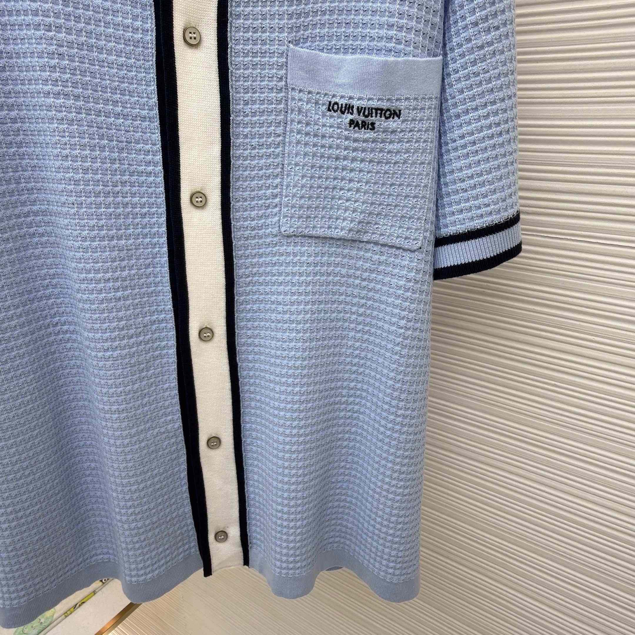 Louis Vuitton Waffle Signature Short-Sleeved Shirt   1AK6WW - FashionPlug