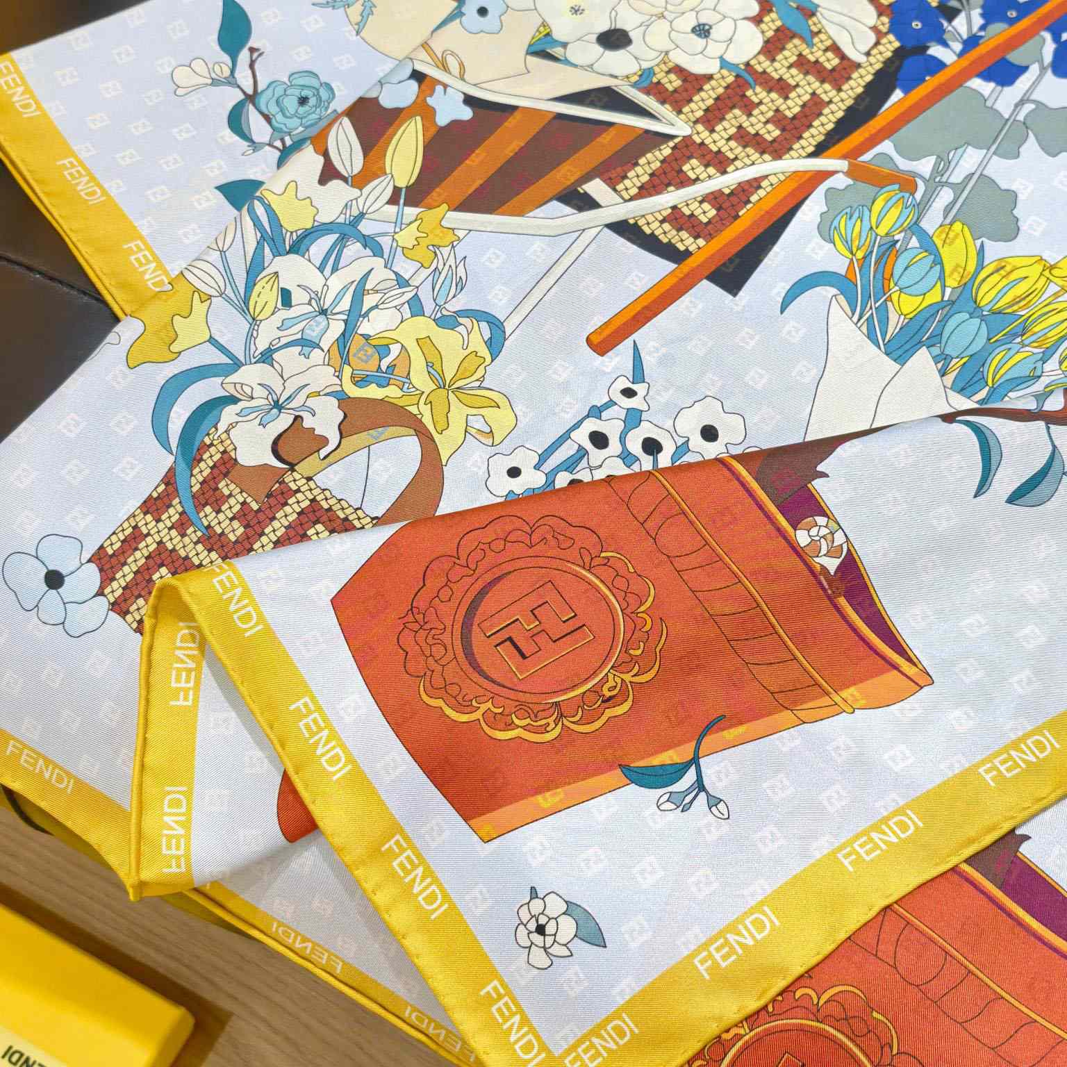 Fendi Gardening Foulard - FashionPlug
