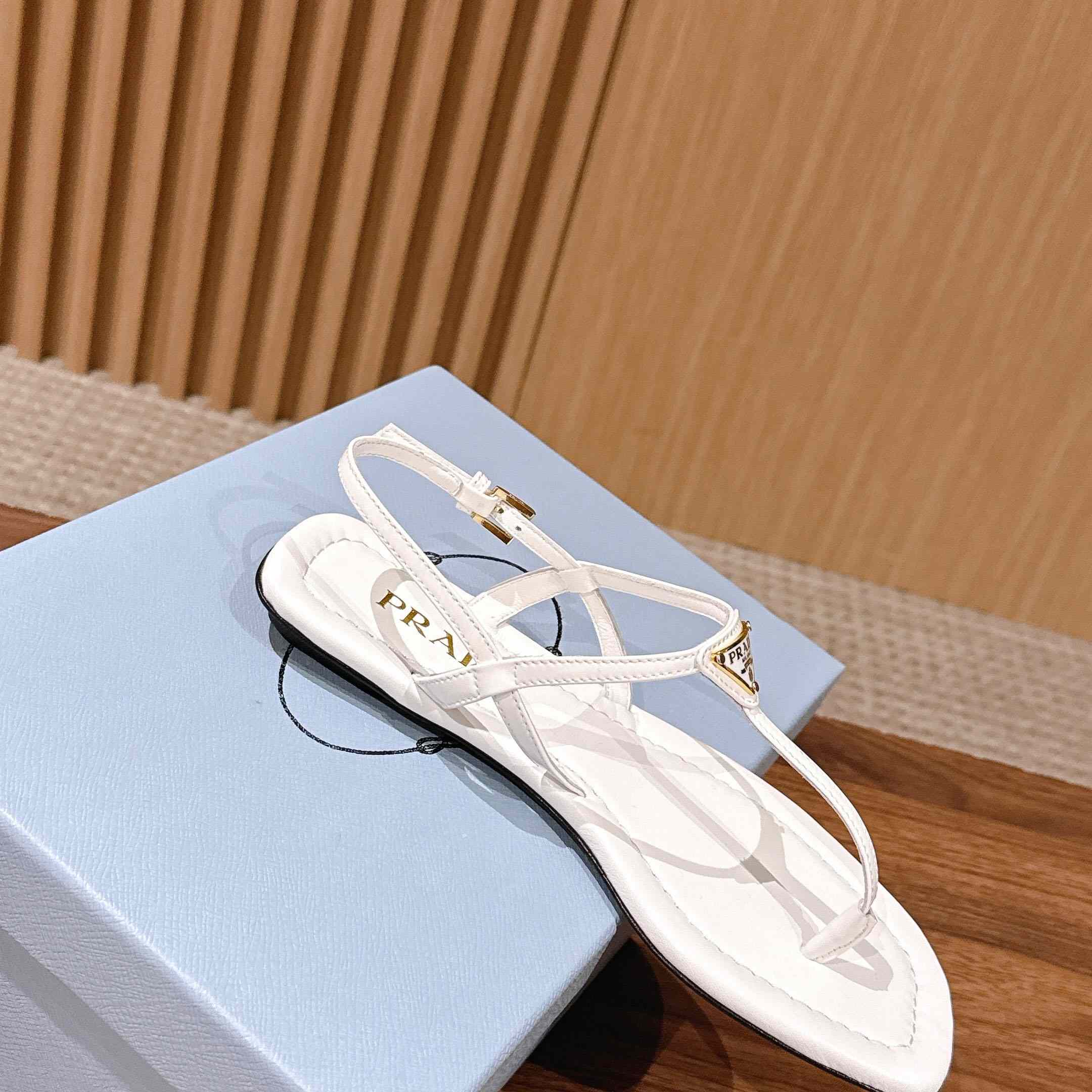 Prada Patent Leather Thong Sandals - FashionPlug