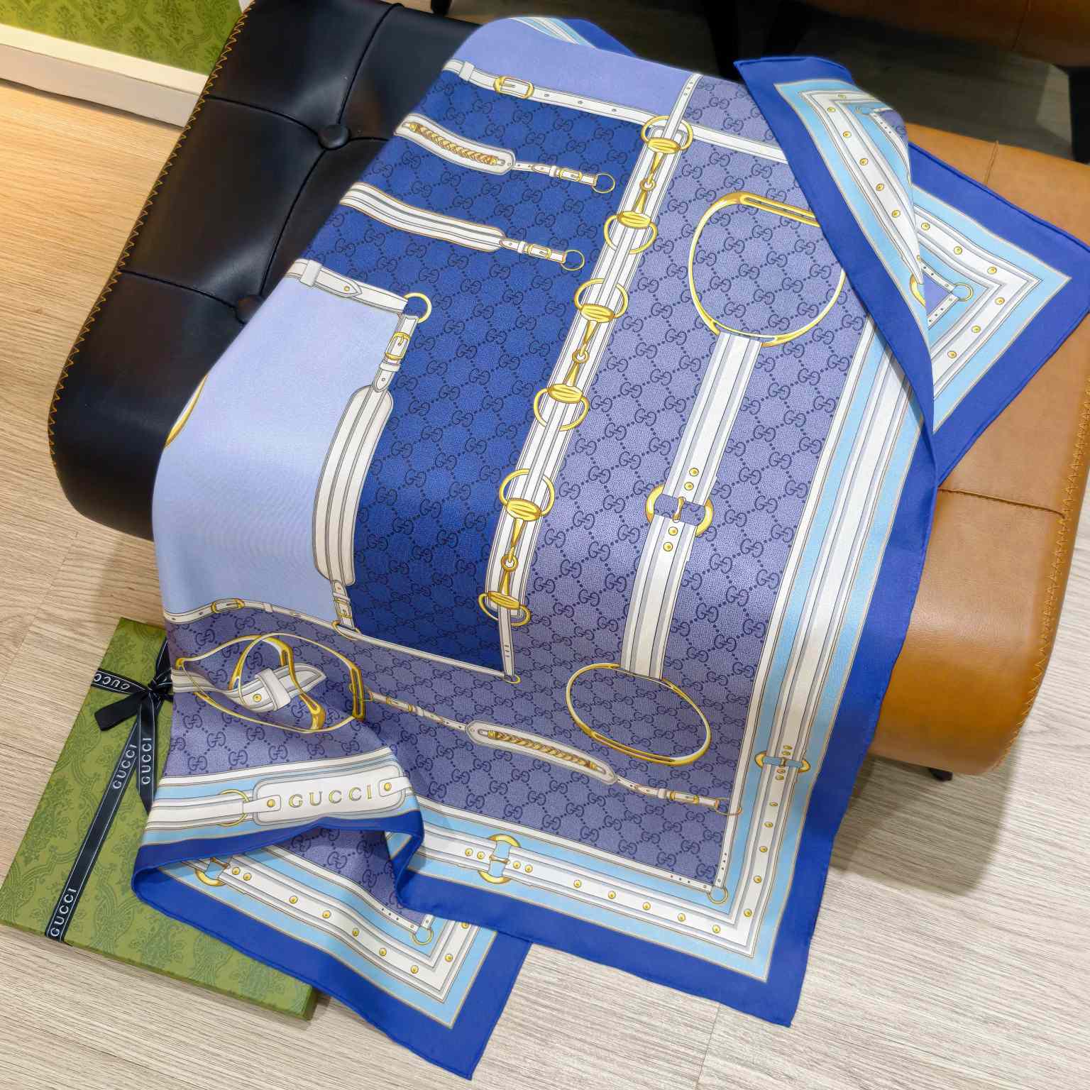Gucci Printed Silk Twill Carré - FashionPlug