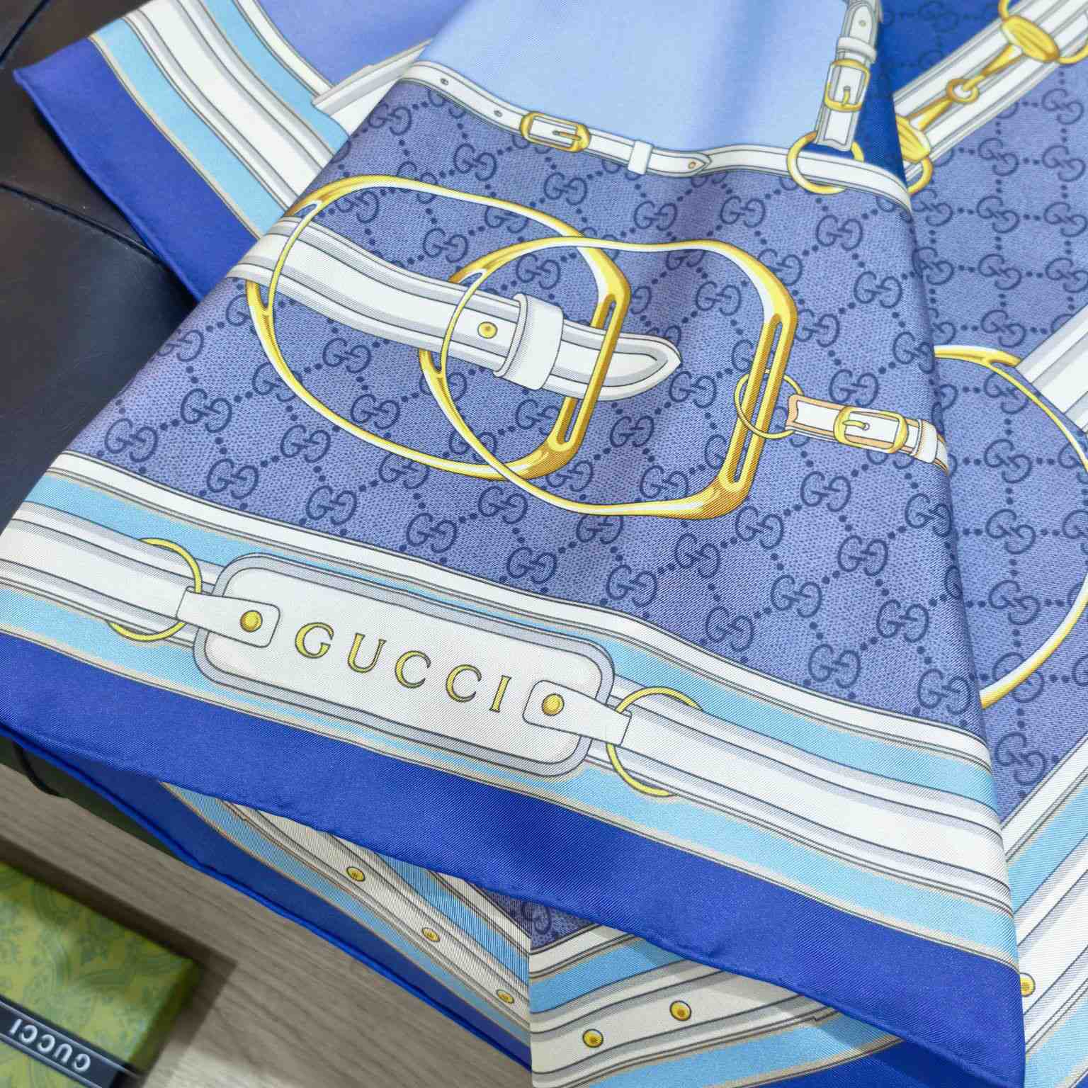 Gucci Printed Silk Twill Carré - FashionPlug