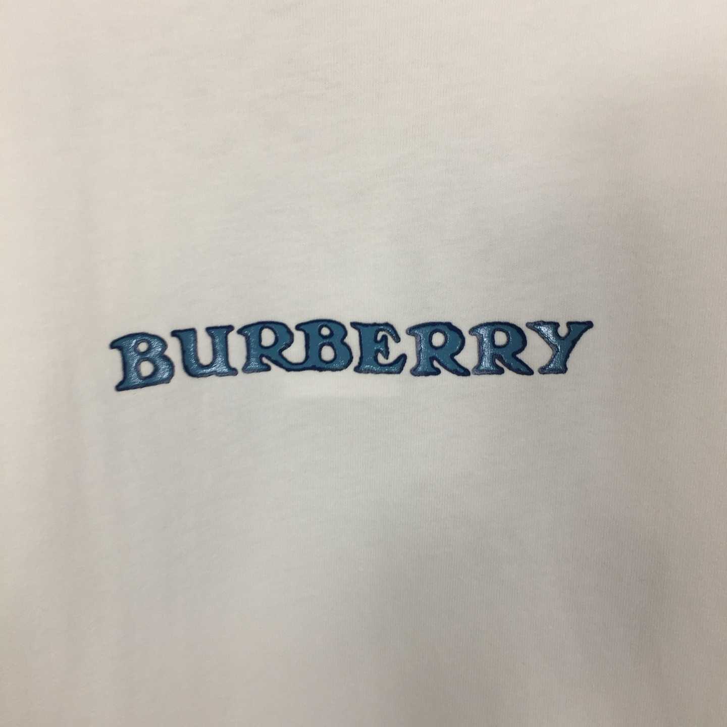 Burberry Heritage Logo Cotton T-shirt - FashionPlug