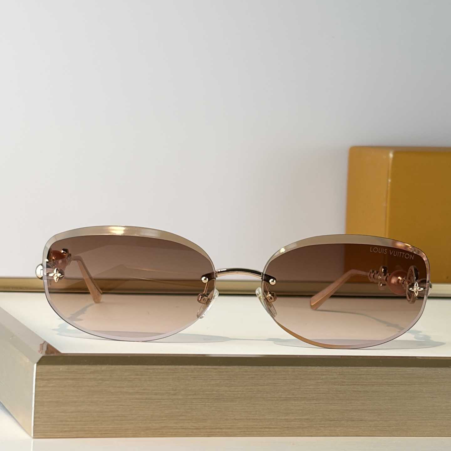 Louis Vuitton Z3166U Sunglasses    - FashionPlug