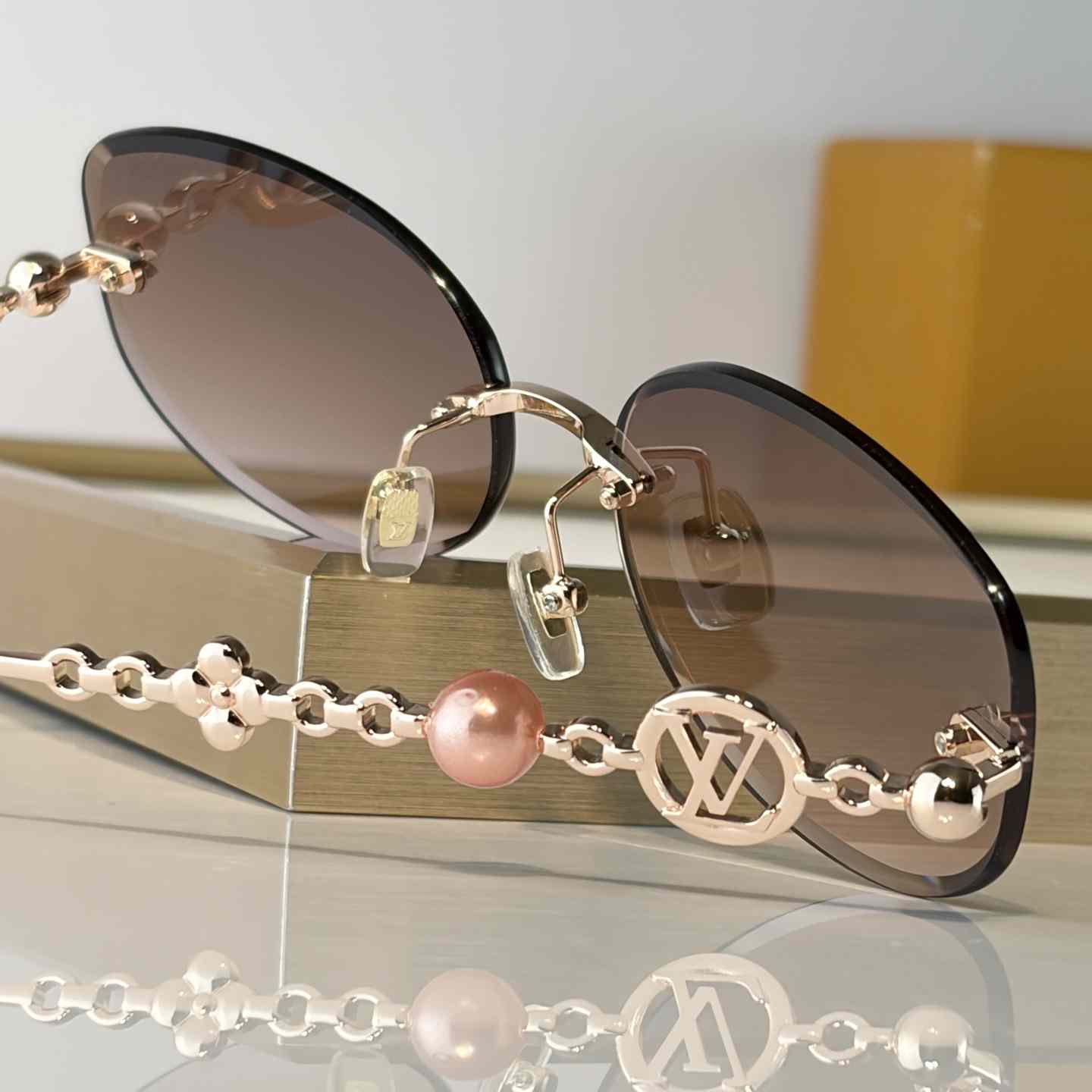 Louis Vuitton Z3166U Sunglasses    - FashionPlug