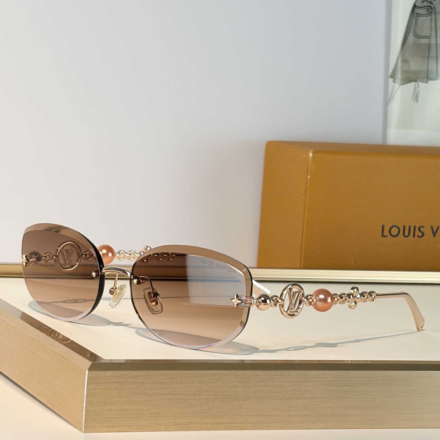 Louis Vuitton Z3166U Sunglasses    - FashionPlug