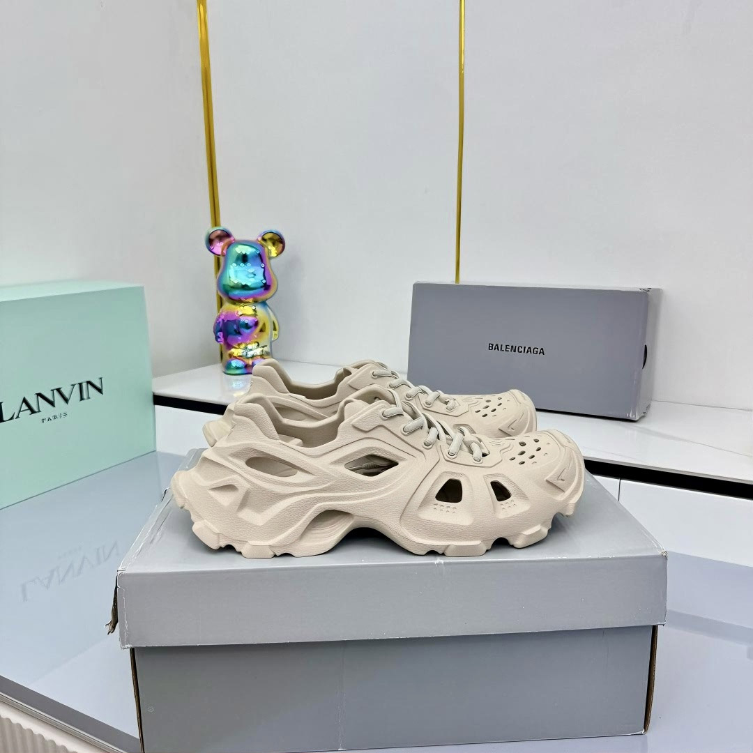 Balenciaga HD Lace-Up Sneakers - FashionPlug