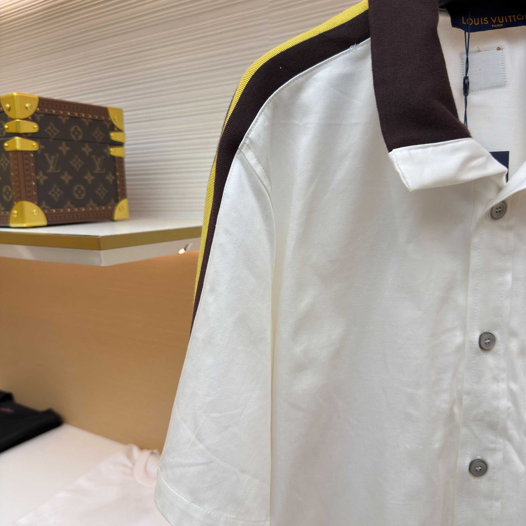 Louis Vuitton Bicolor Warm Up Short-Sleeved Shirt 1AJRET - FashionPlug