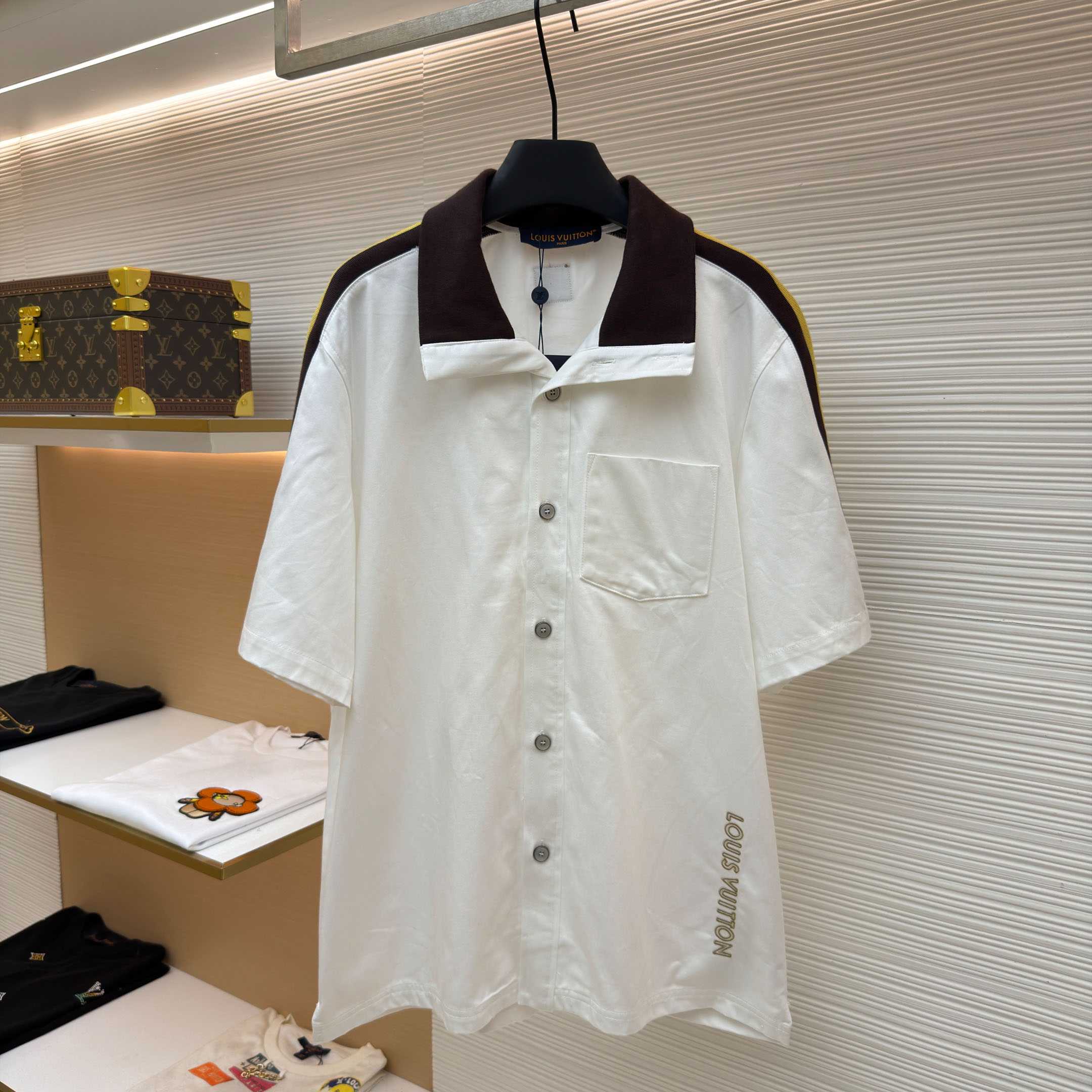 Louis Vuitton Bicolor Warm Up Short-Sleeved Shirt 1AJRET - FashionPlug