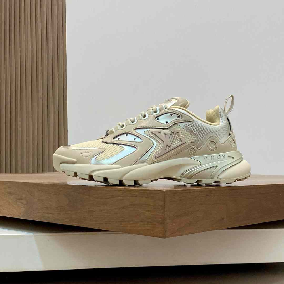 Louis Vuitton  Runner Tatic Sneaker 1AINUL - FashionPlug