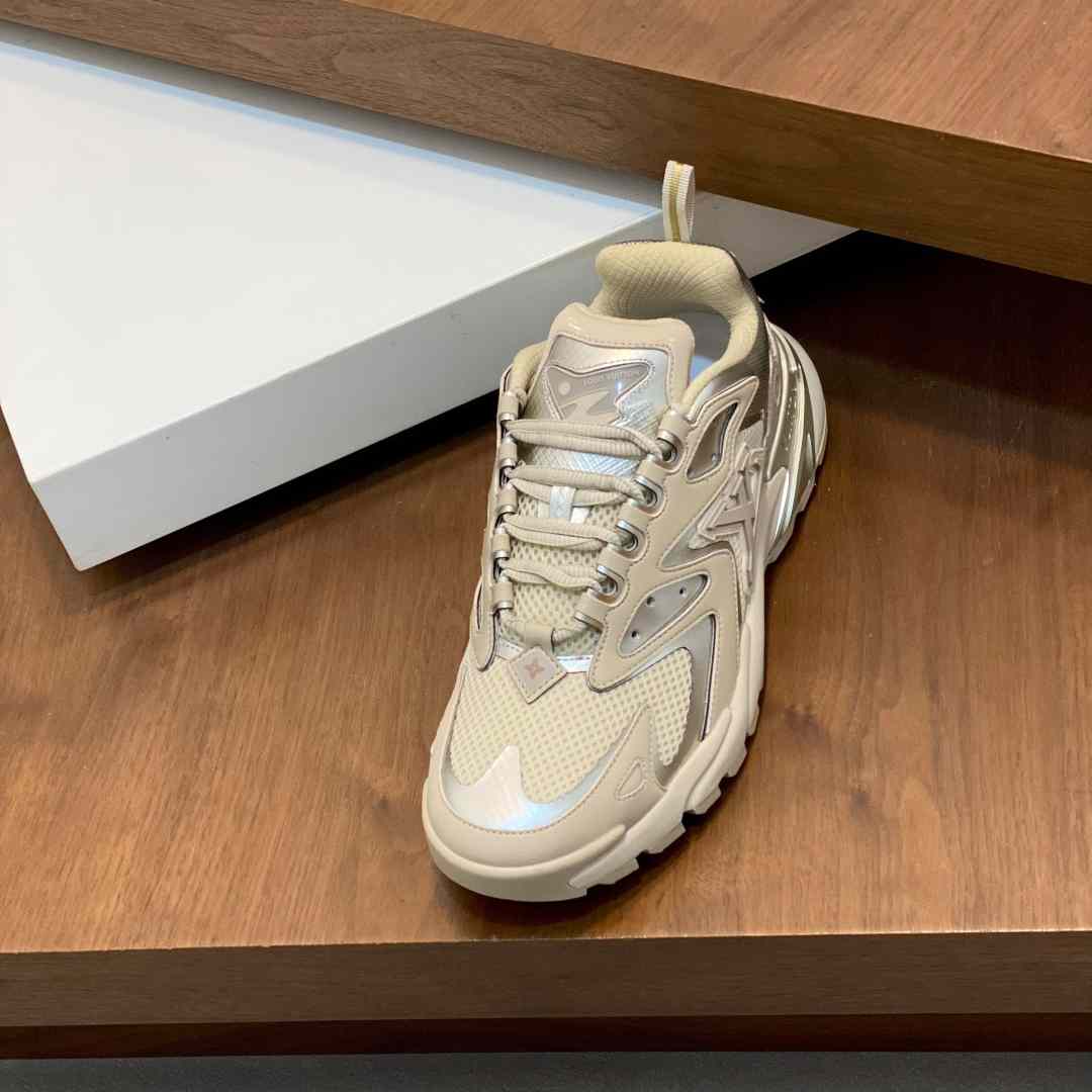 Louis Vuitton  Runner Tatic Sneaker 1AINUL - FashionPlug