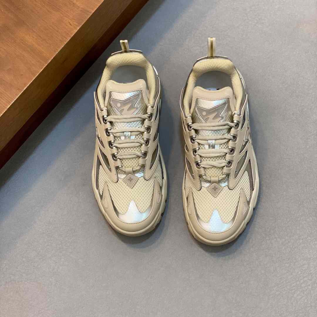 Louis Vuitton  Runner Tatic Sneaker 1AINUL - FashionPlug