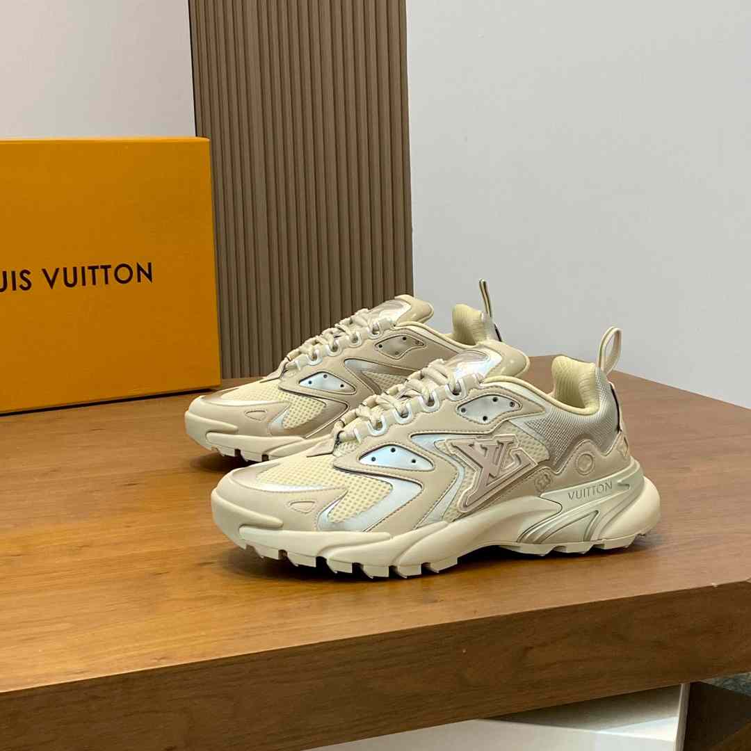 Louis Vuitton  Runner Tatic Sneaker 1AINUL - FashionPlug