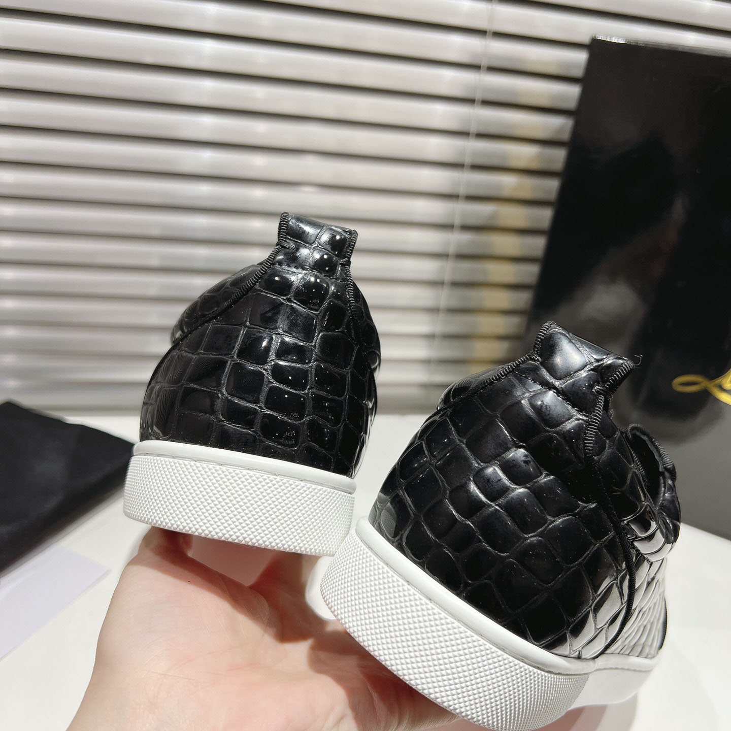 Christian Louboutin Rantulow Orlato Croc-Effect Low-Top Sneakers - FashionPlug
