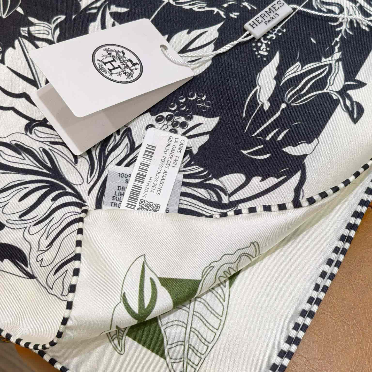 Hermes Flamingo Party Tattoo Double Face Scarf 90 - FashionPlug