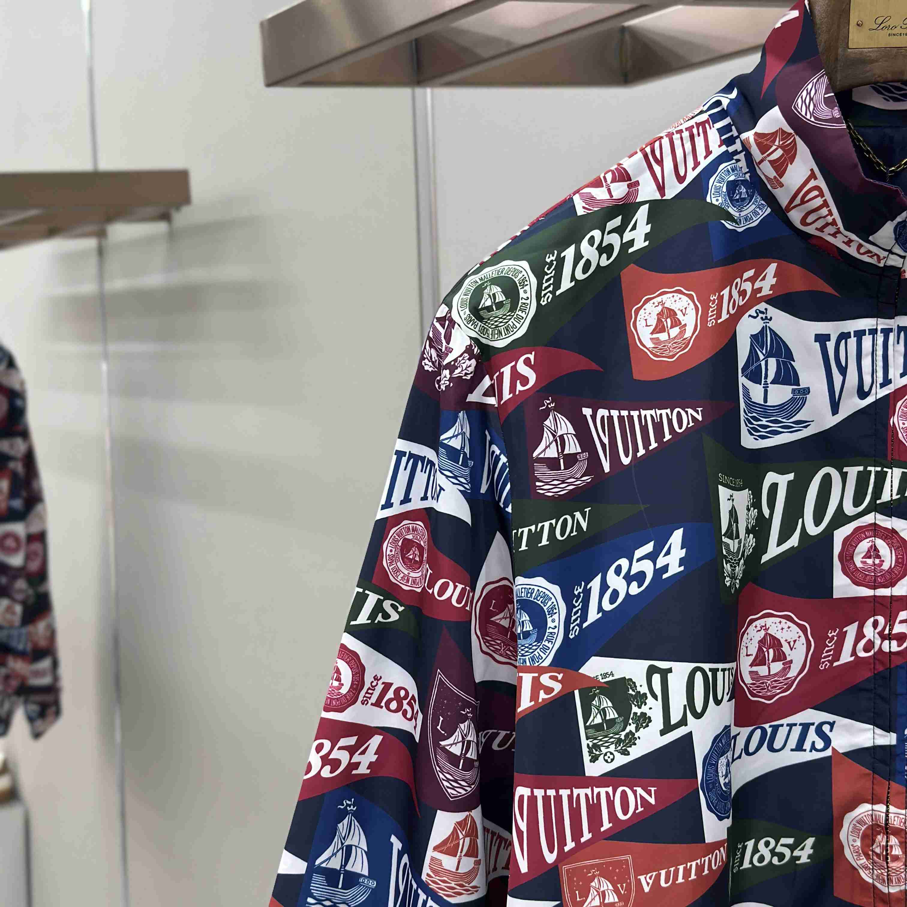 Louis Vuitton Graphic Windbreaker 1AIJRA - FashionPlug