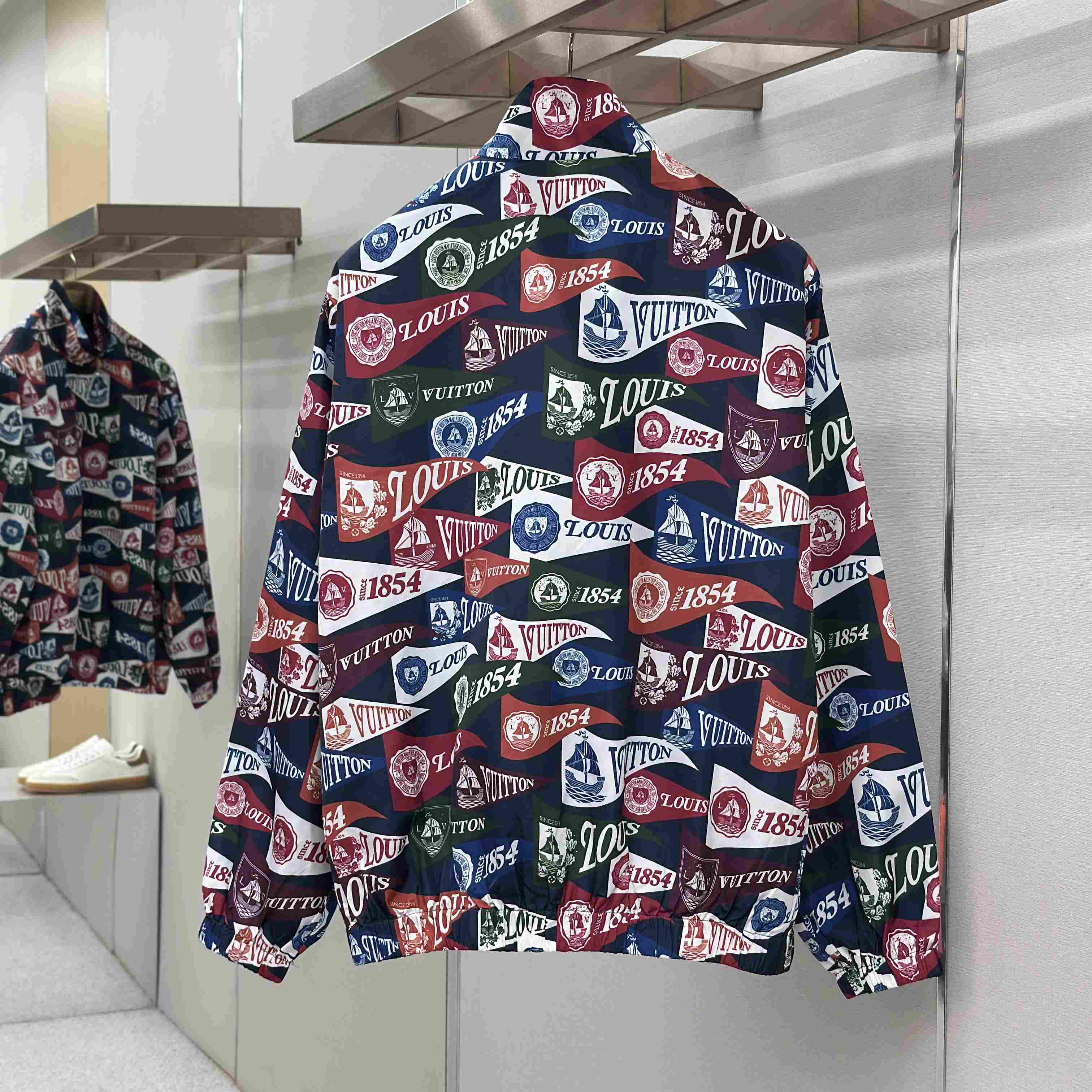 Louis Vuitton Graphic Windbreaker 1AIJRA - FashionPlug