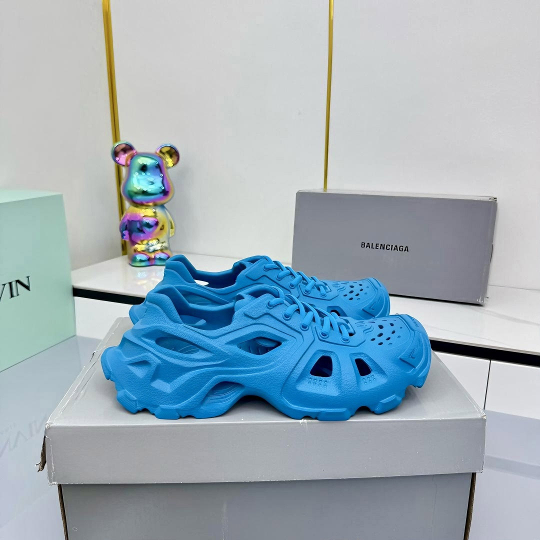 Balenciaga HD Lace-Up Sneakers - FashionPlug