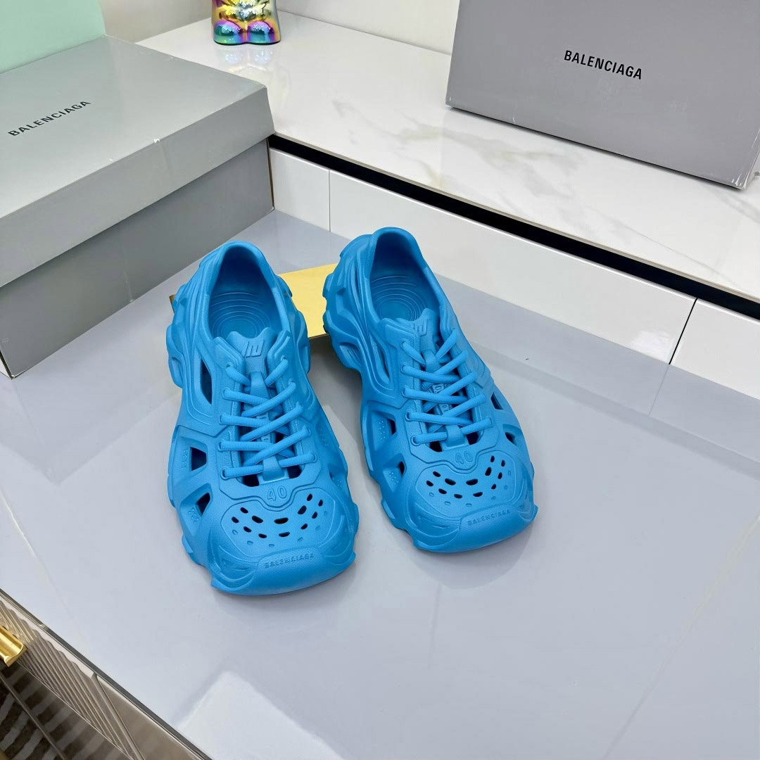 Balenciaga HD Lace-Up Sneakers - FashionPlug