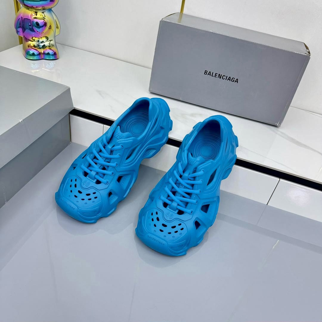 Balenciaga HD Lace-Up Sneakers - FashionPlug