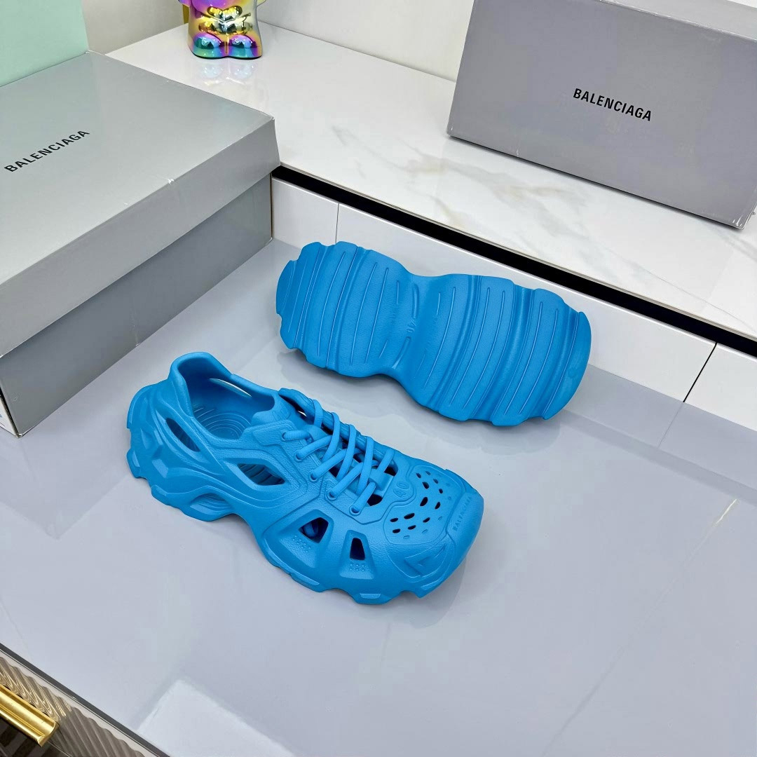 Balenciaga HD Lace-Up Sneakers - FashionPlug