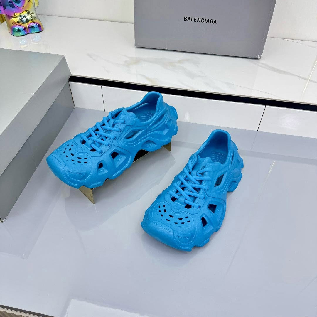Balenciaga HD Lace-Up Sneakers - FashionPlug