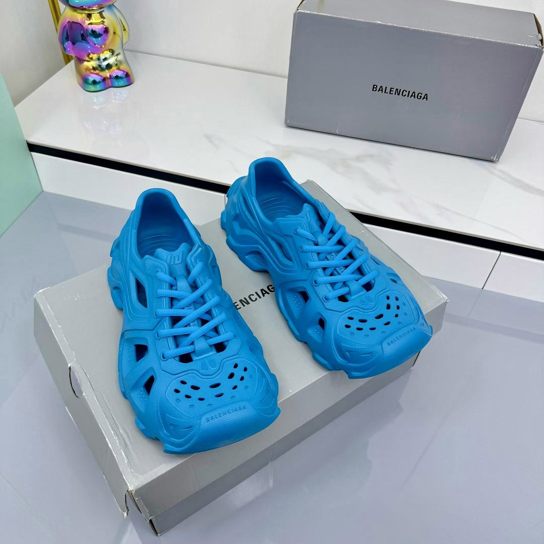 Balenciaga HD Lace-Up Sneakers - FashionPlug