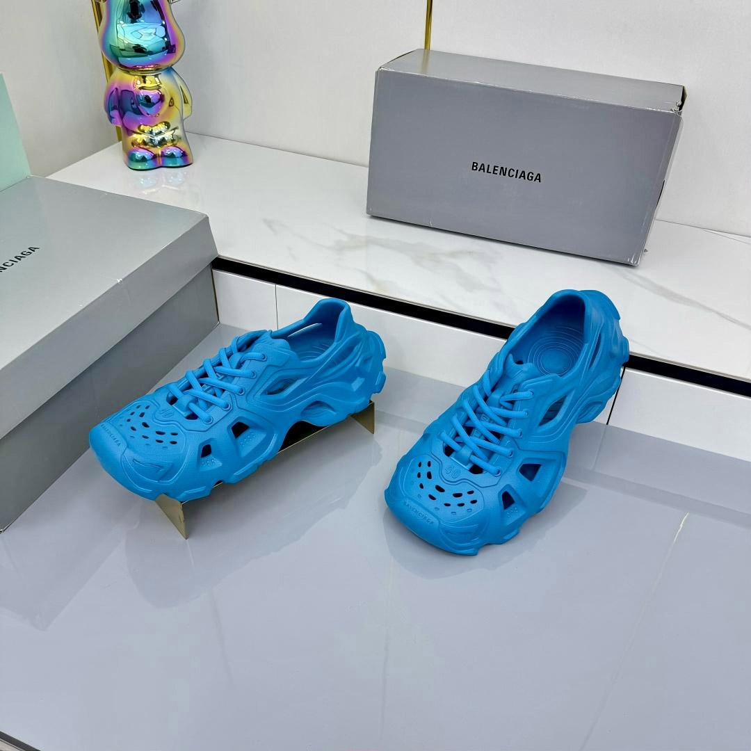 Balenciaga HD Lace-Up Sneakers - FashionPlug