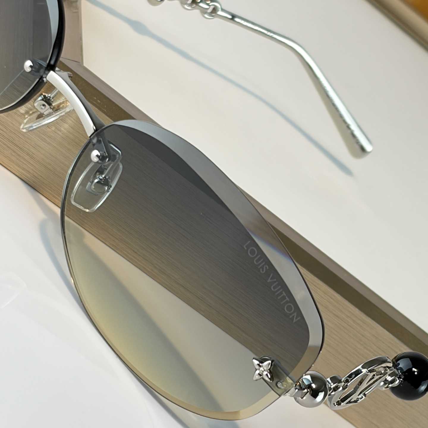 Louis Vuitton Z3166U Sunglasses    - FashionPlug