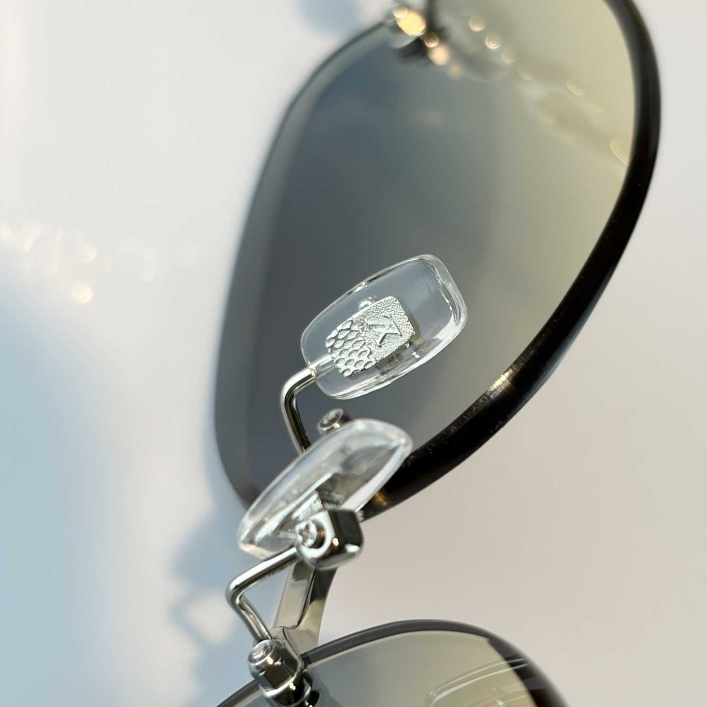 Louis Vuitton Z3166U Sunglasses    - FashionPlug
