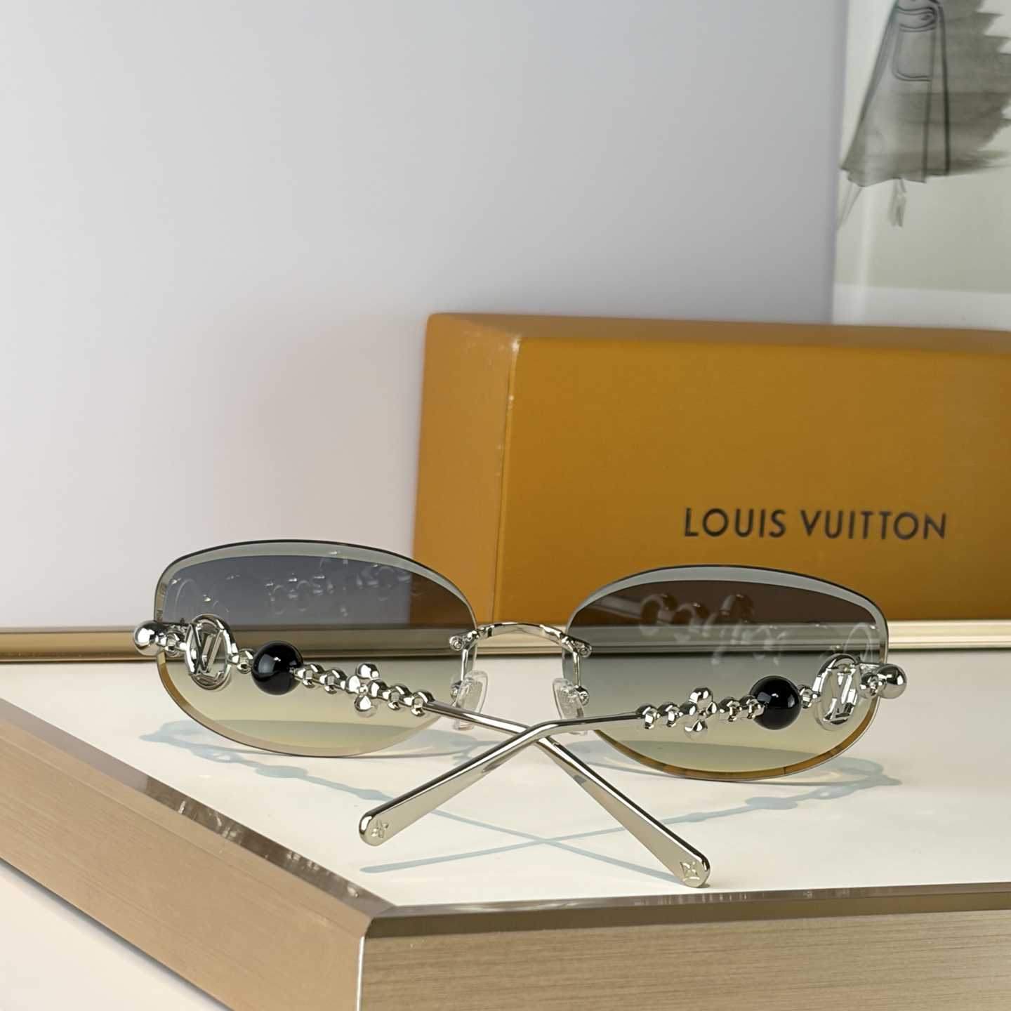 Louis Vuitton Z3166U Sunglasses    - FashionPlug