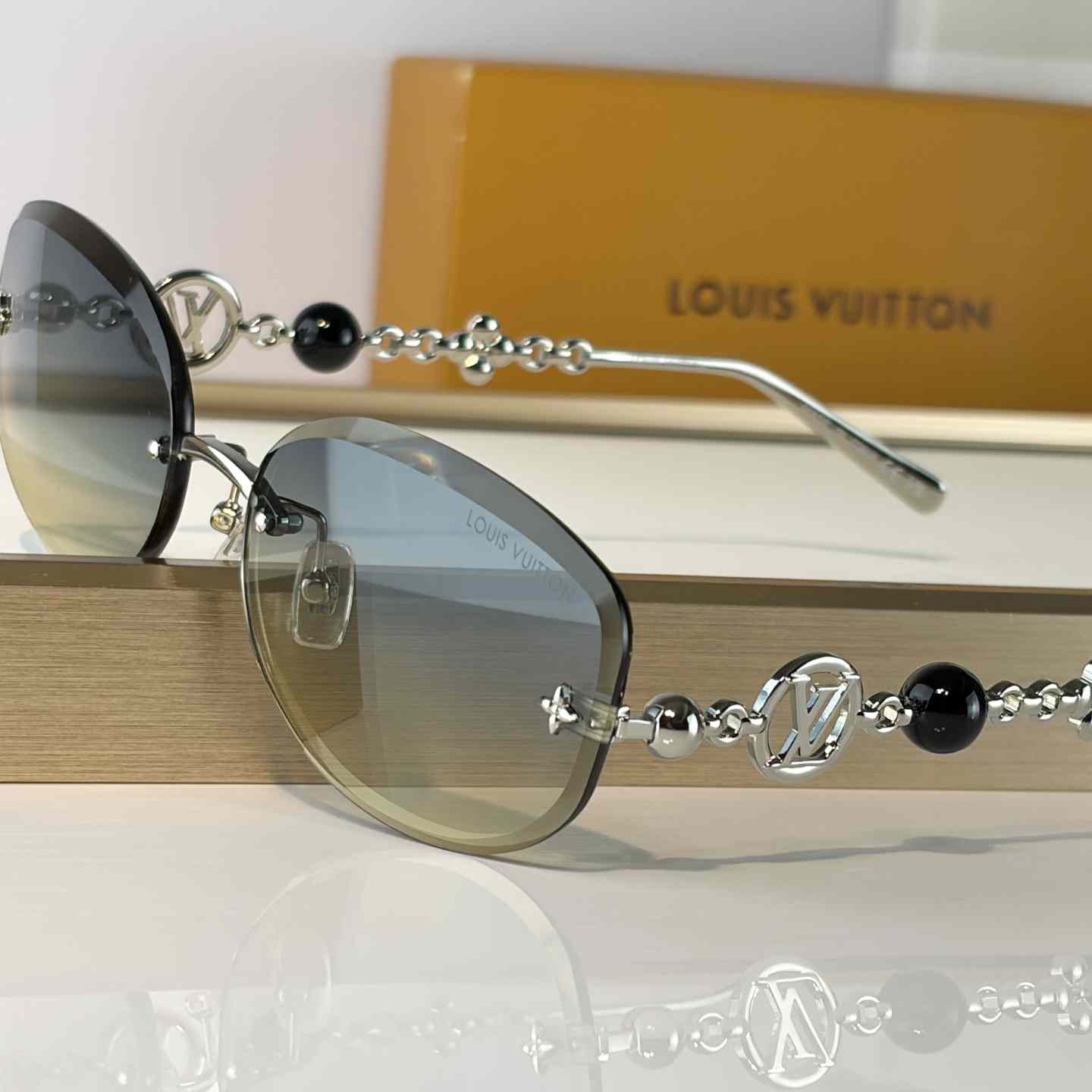Louis Vuitton Z3166U Sunglasses    - FashionPlug