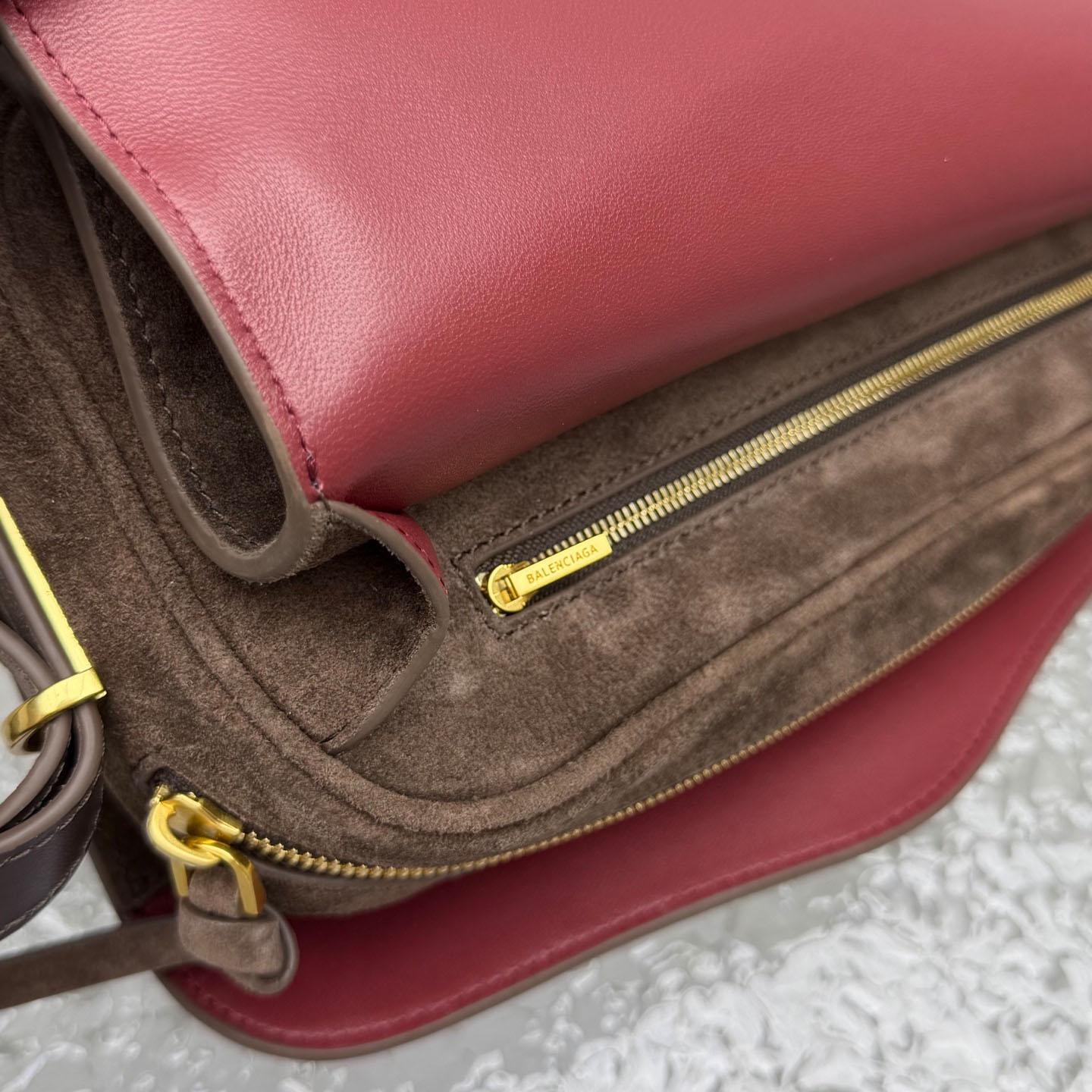 Balenciaga  Le 7 Shoulder Bag Medium In Moka - FashionPlug
