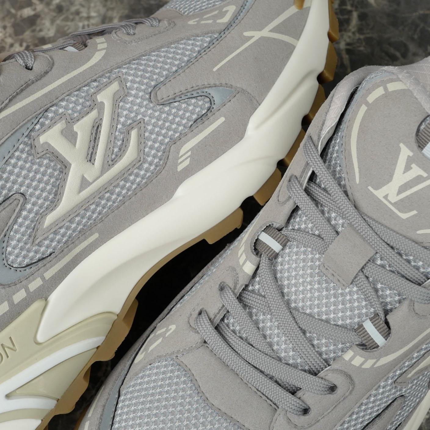 Louis Vuitton LV Tatic Runner Sneaker 1AKC3L - FashionPlug