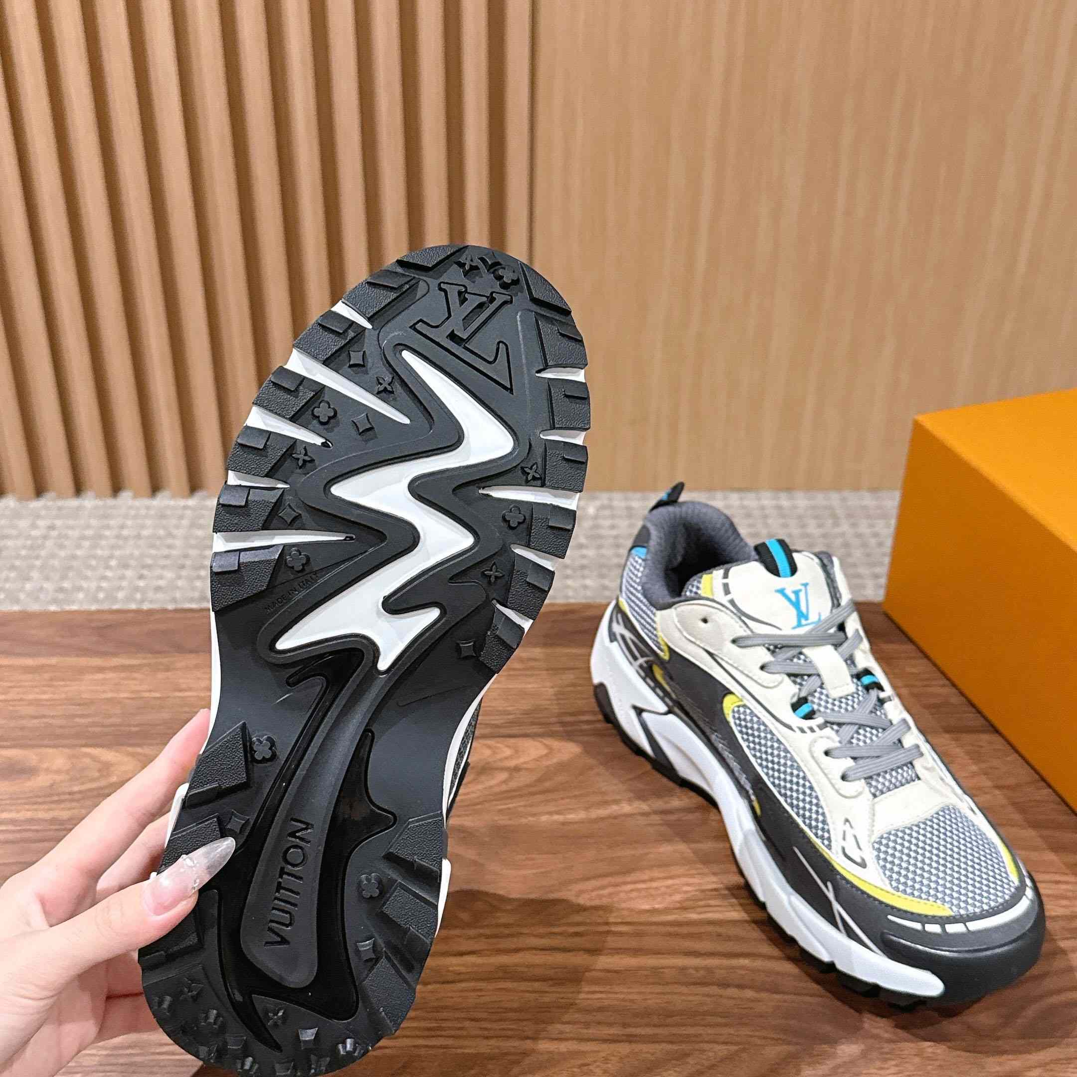 Louis Vuitton LV Tatic Runner Sneaker 1AKC43 - FashionPlug